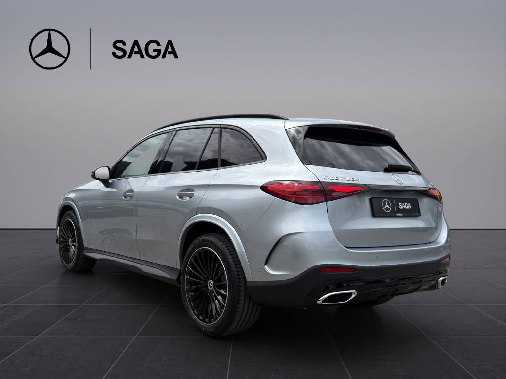 MERCEDES-BENZ GLC 220 d AMG Line 4matic-image-3