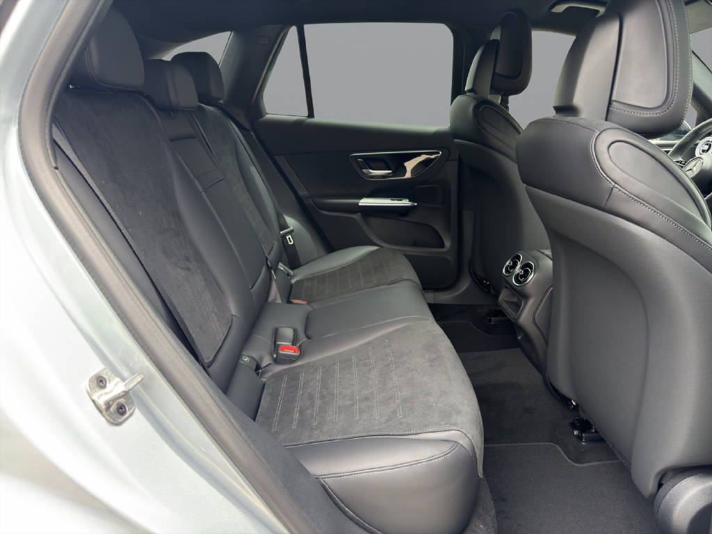 MERCEDES-BENZ GLC 220 d AMG Line 4matic-image-13