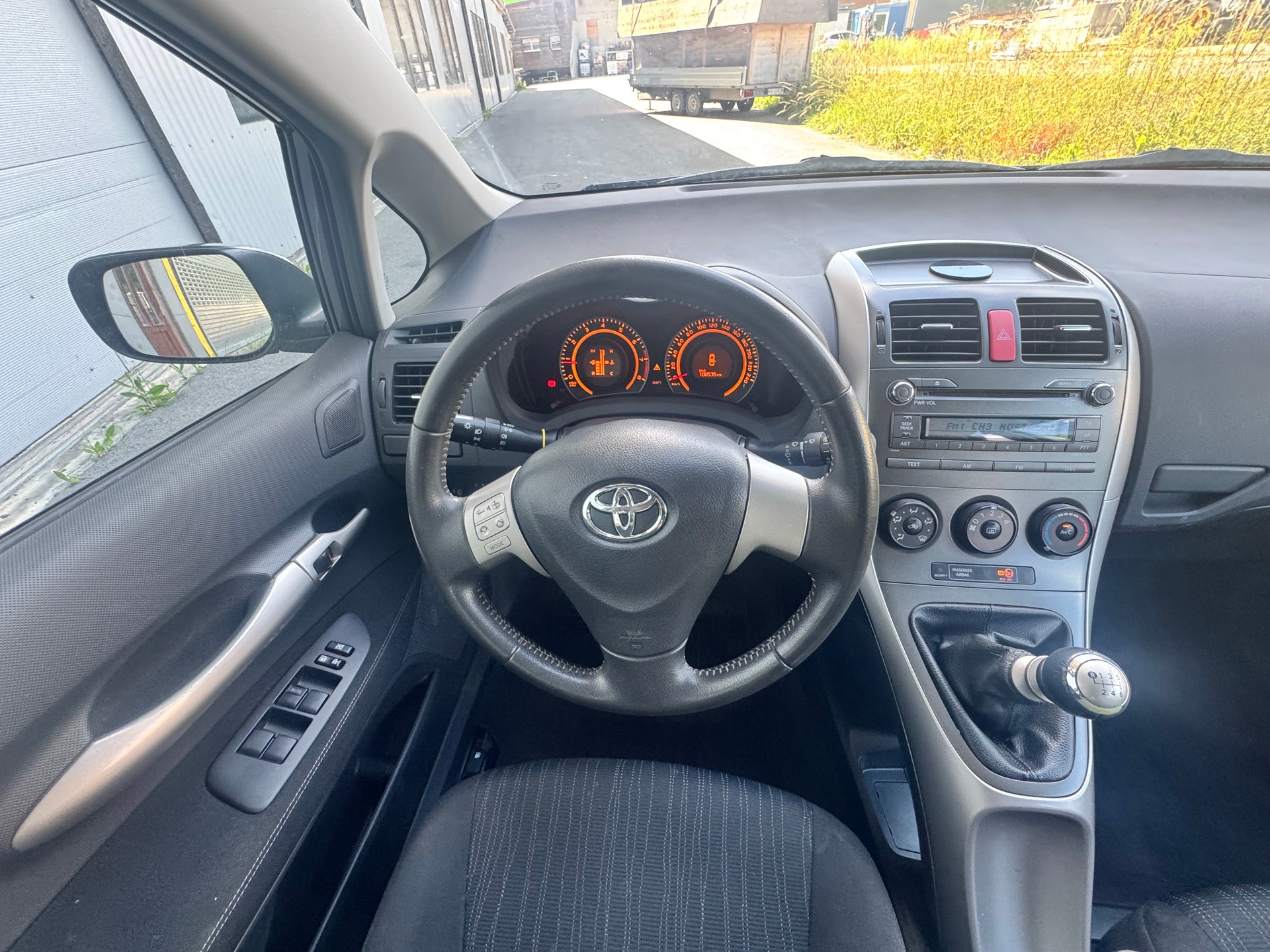 TOYOTA Auris 1.6 Linea Luna-image-7