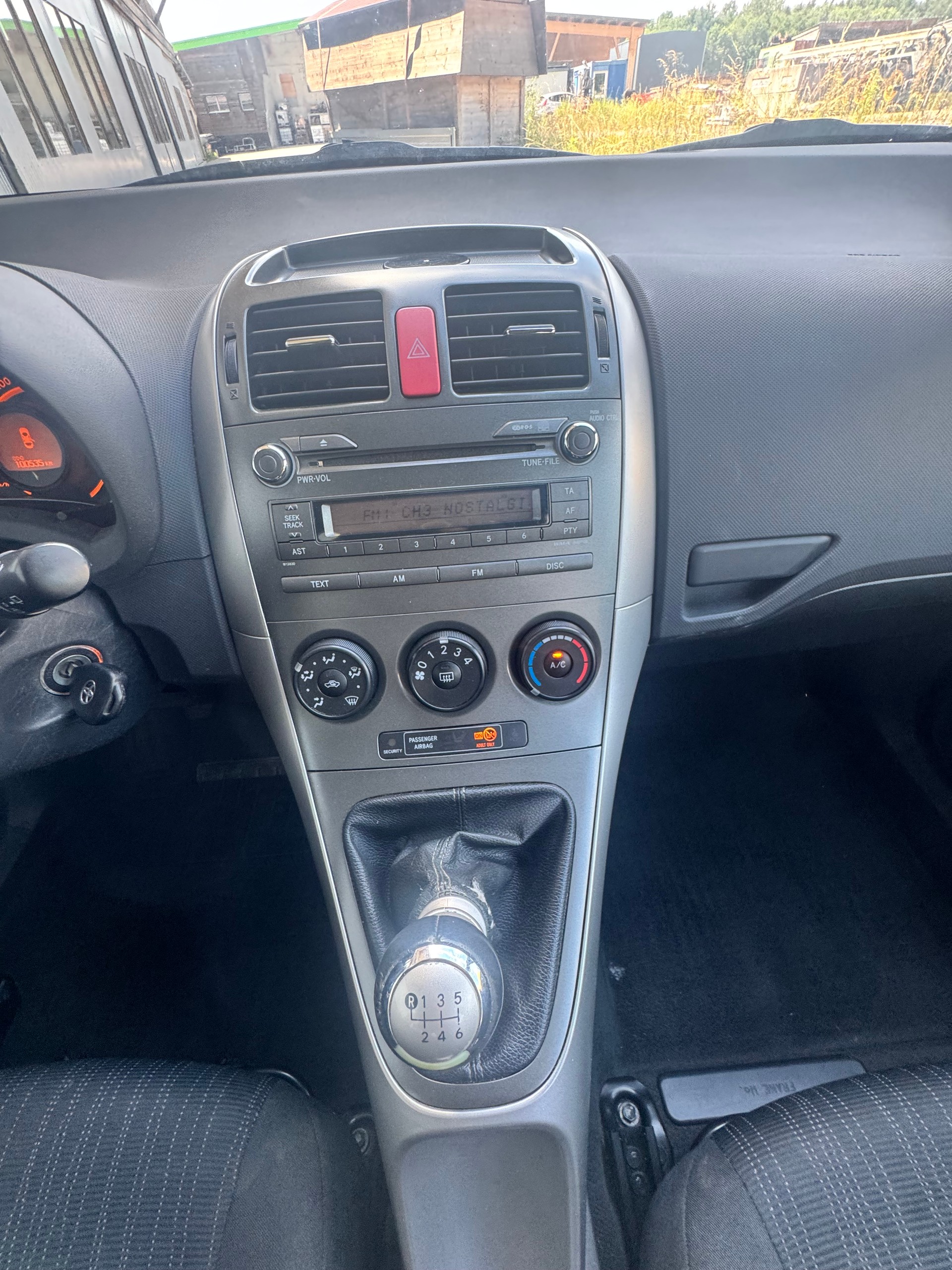 TOYOTA Auris 1.6 Linea Luna-image-6