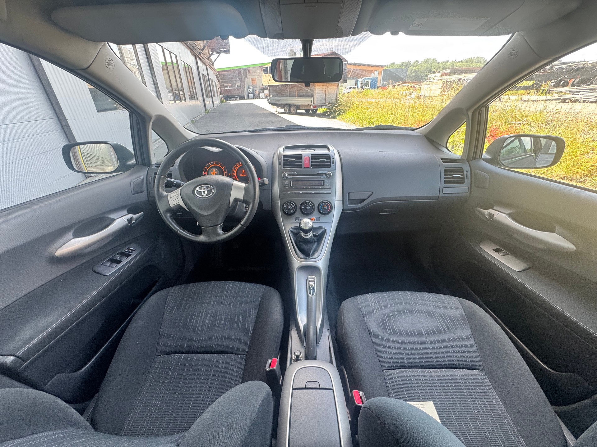 TOYOTA Auris 1.6 Linea Luna-image-10