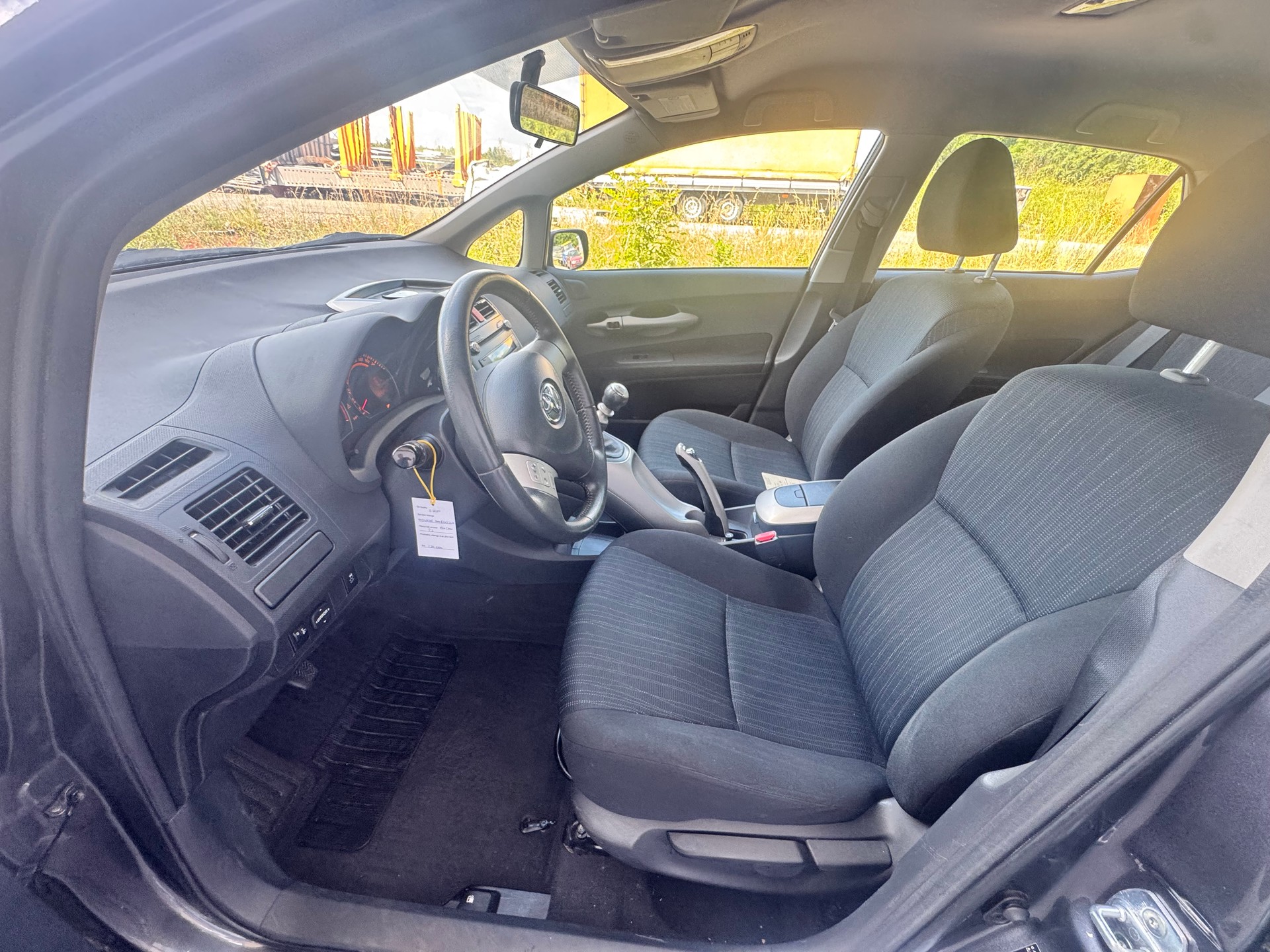 TOYOTA Auris 1.6 Linea Luna-image-8