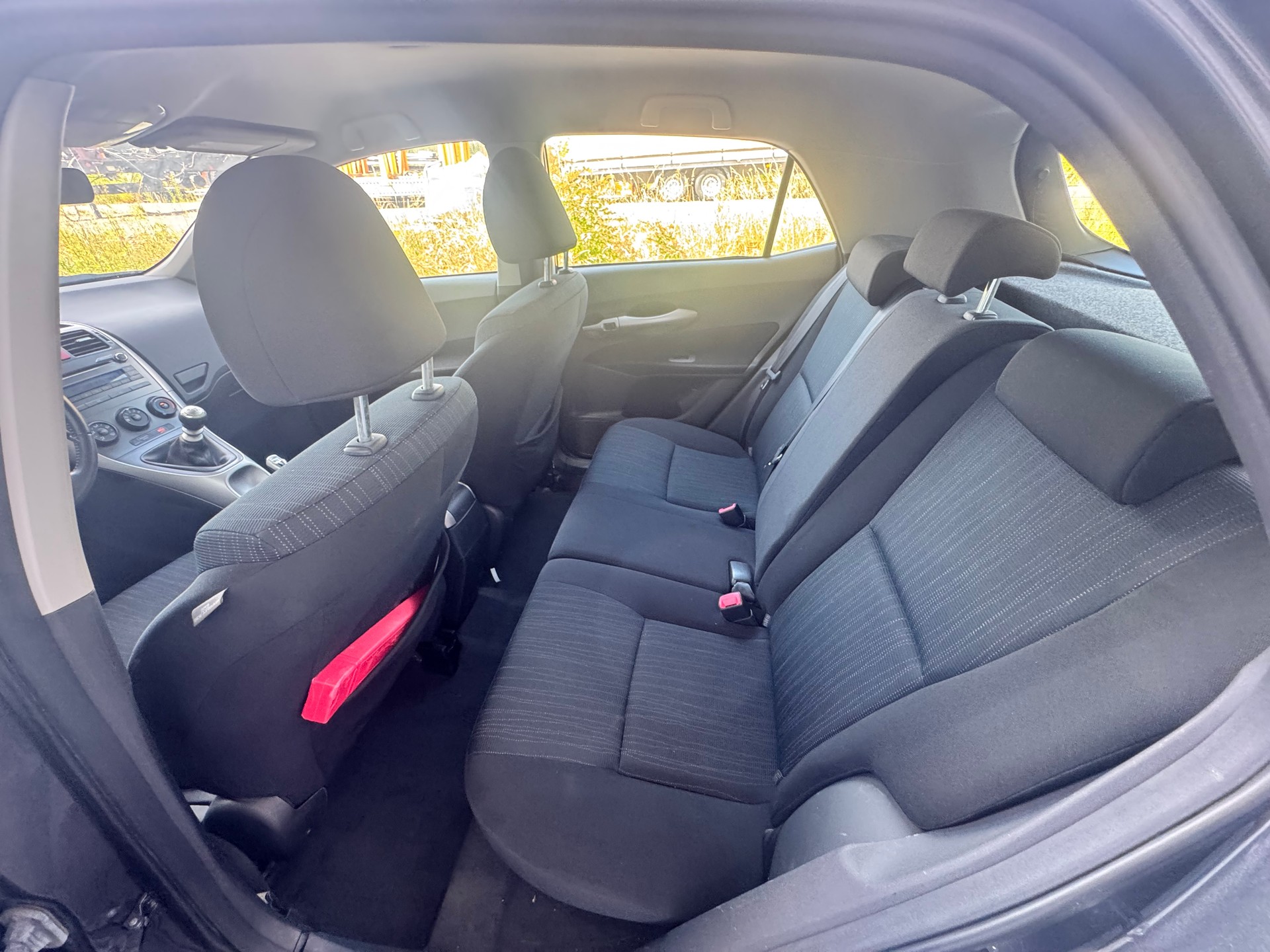 TOYOTA Auris 1.6 Linea Luna-image-11