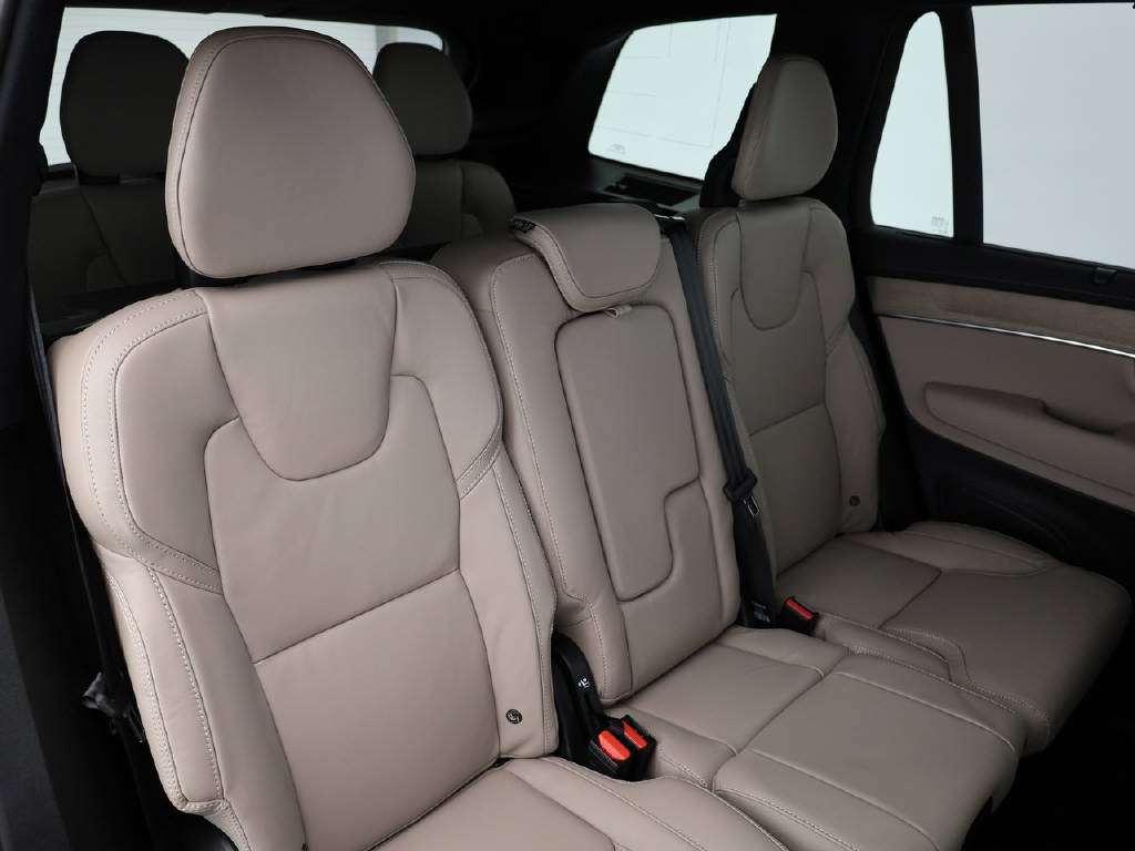 VOLVO XC90 2.0 T8 TE Ultra Bright eAWD-image-6