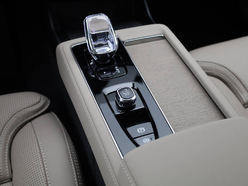 VOLVO XC90 2.0 T8 TE Ultra Bright eAWD-image-5