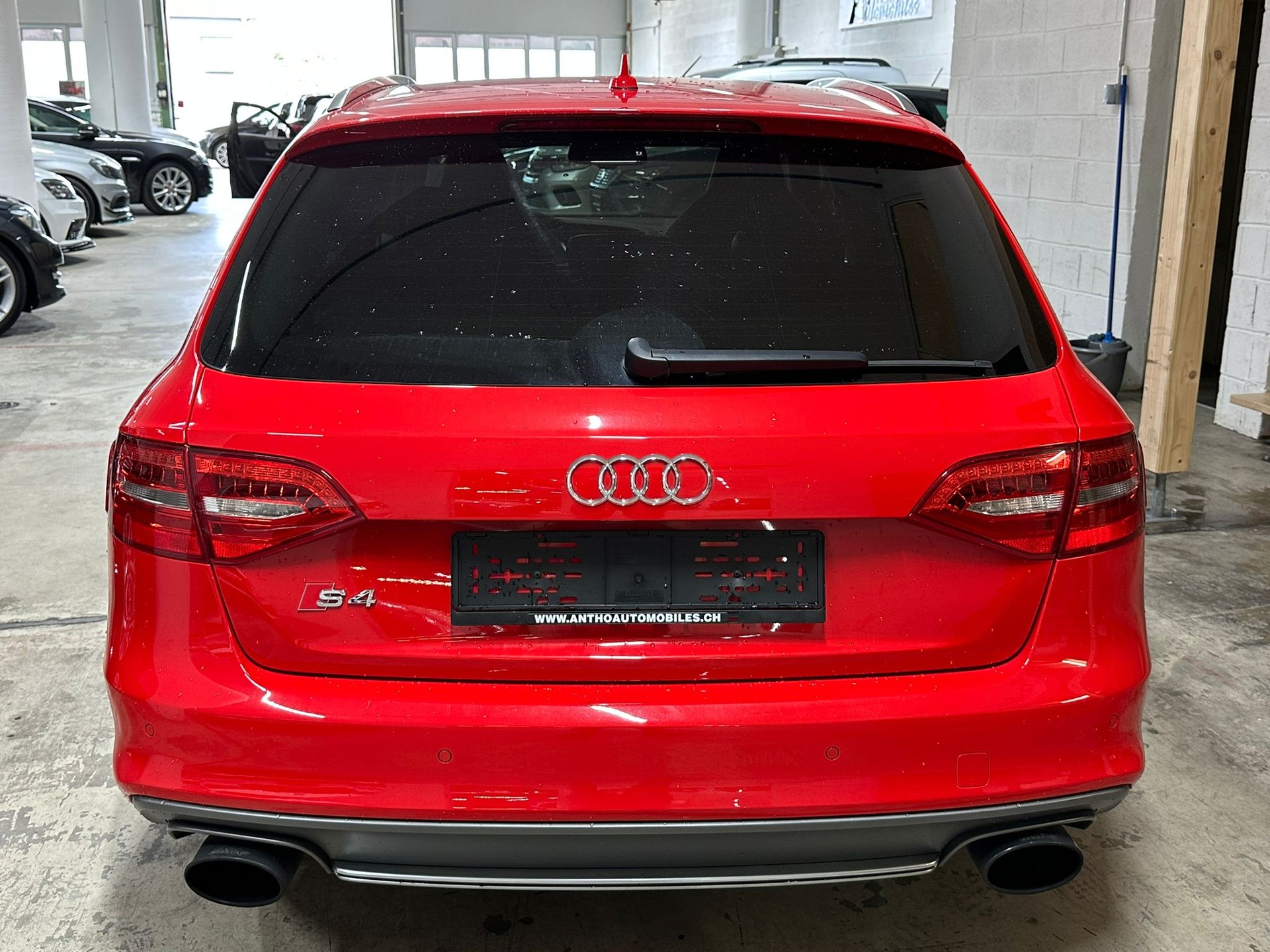 AUDI S4 Avant 3.0 TFSI quattro S-tronic-image-4