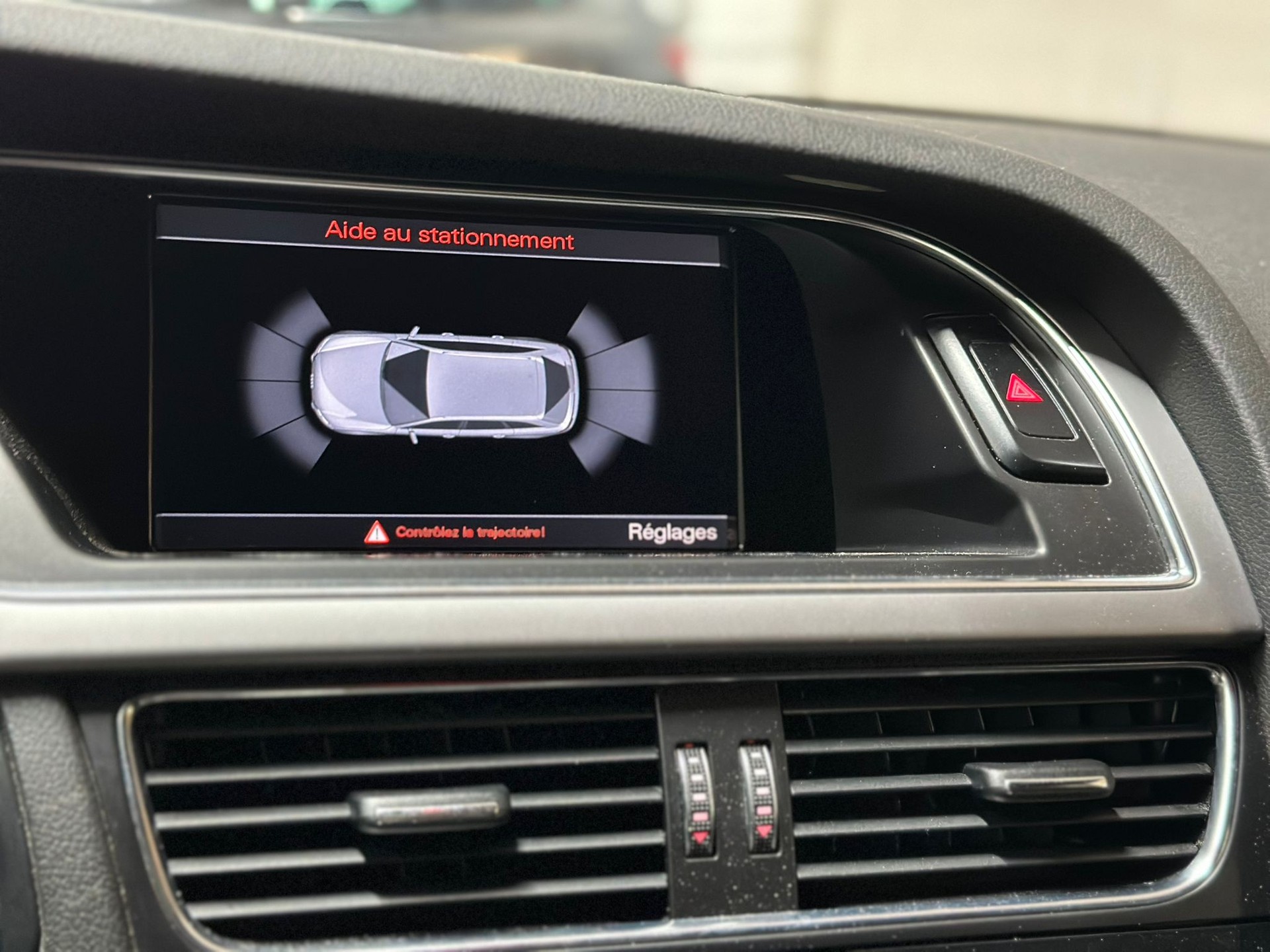 AUDI S4 Avant 3.0 TFSI quattro S-tronic-image-12