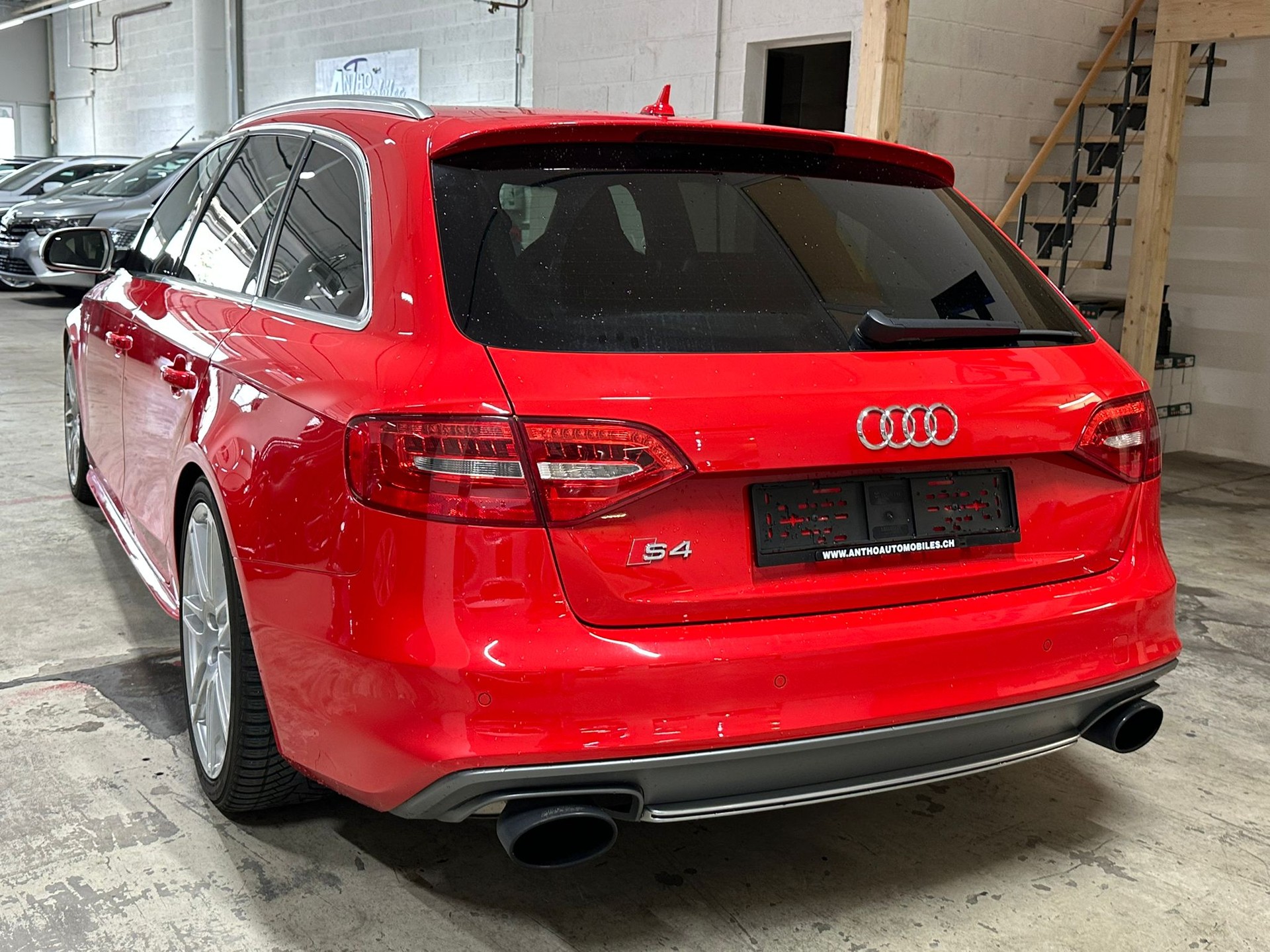 AUDI S4 Avant 3.0 TFSI quattro S-tronic-image-5