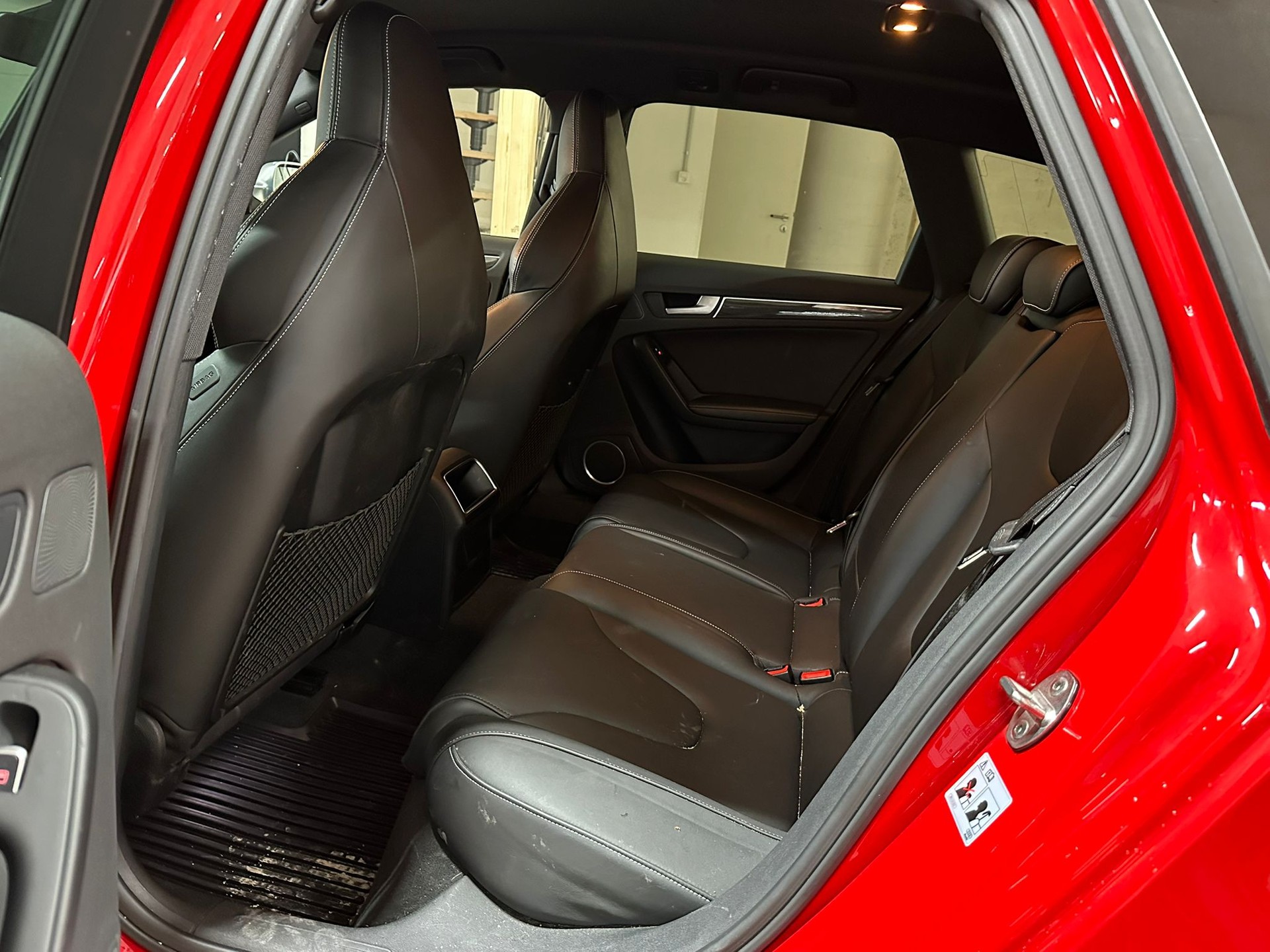 AUDI S4 Avant 3.0 TFSI quattro S-tronic-image-6