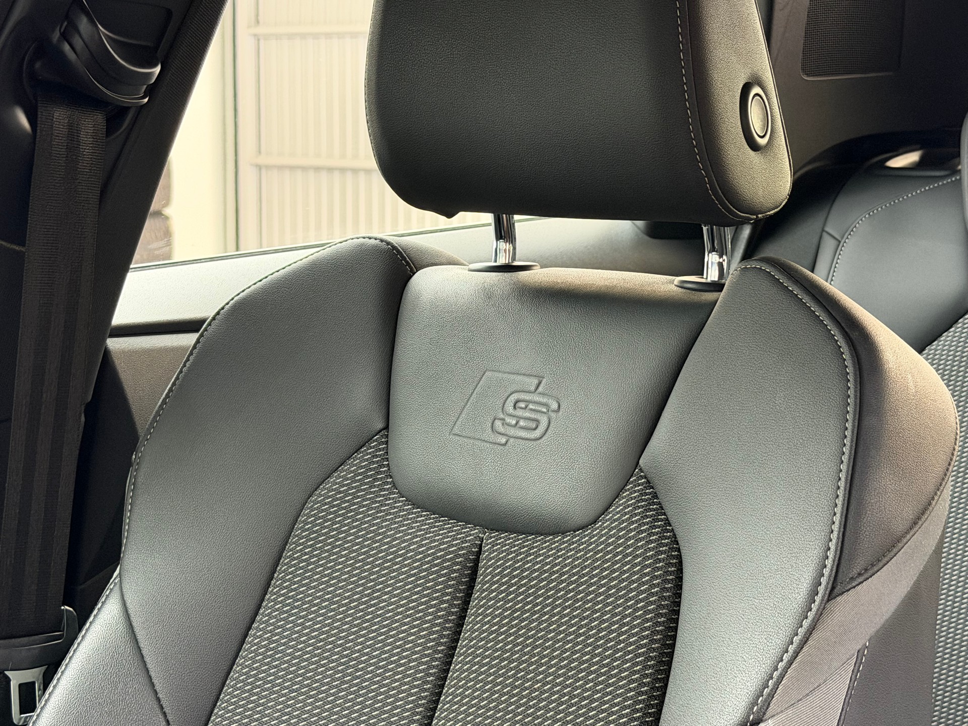 AUDI A1 Sportback 30 TFSI S Line S-tronic-image-9