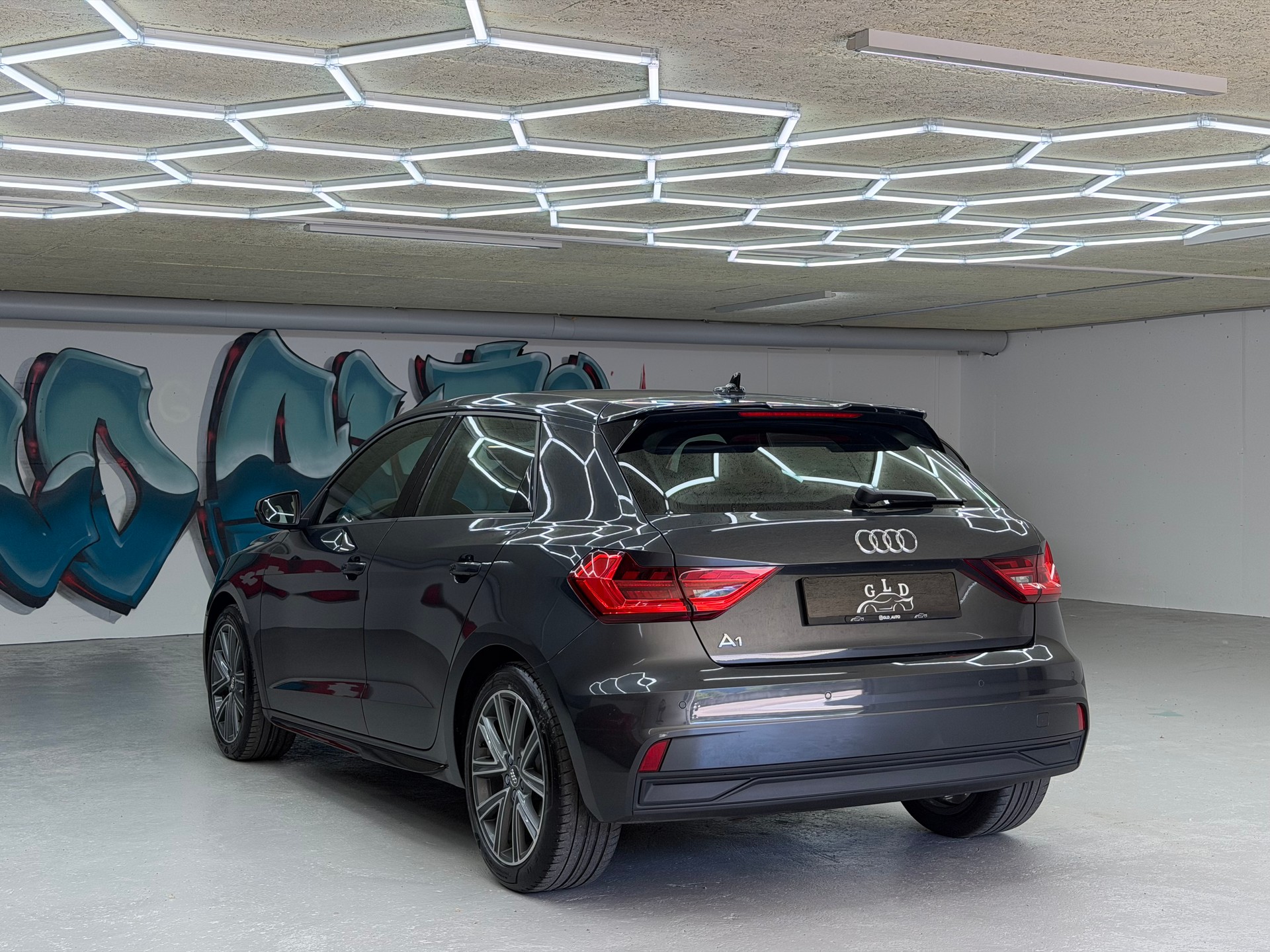 AUDI A1 Sportback 30 TFSI S Line S-tronic-image-4