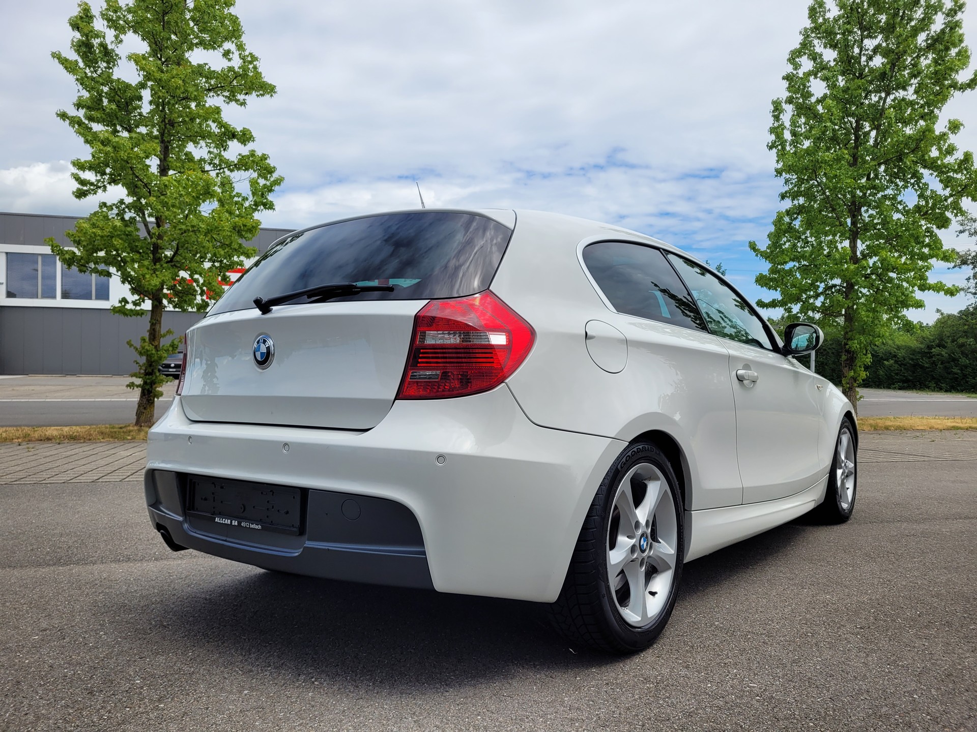 BMW 123d-image-2