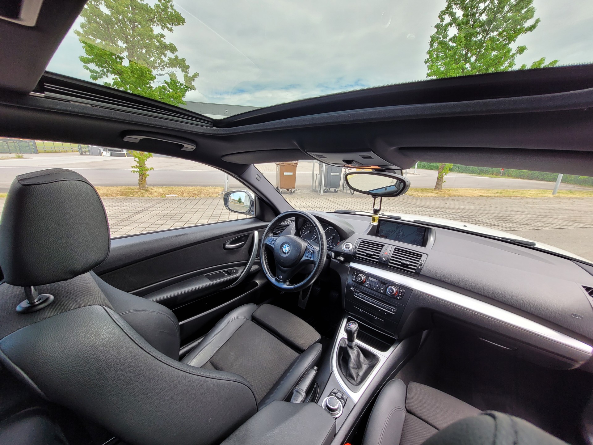 BMW 123d-image-4
