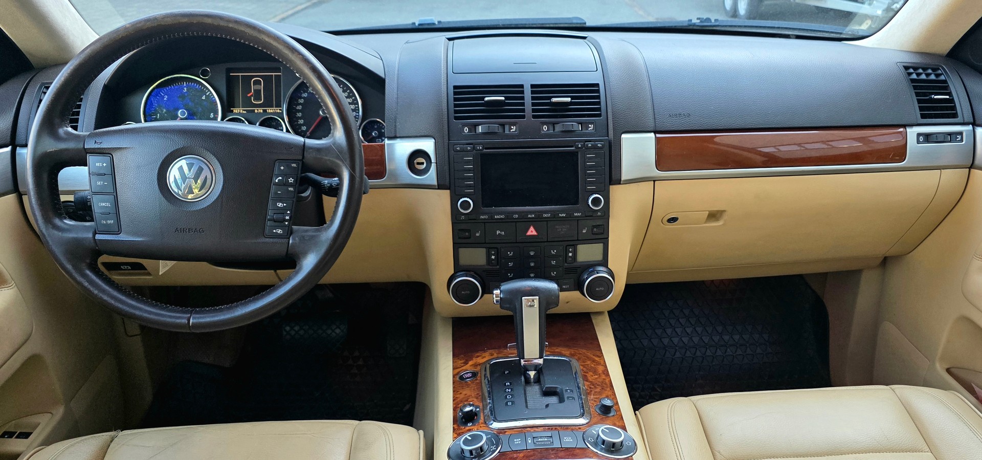 VW Touareg 5.0 TDI V10 Automatic-image-10