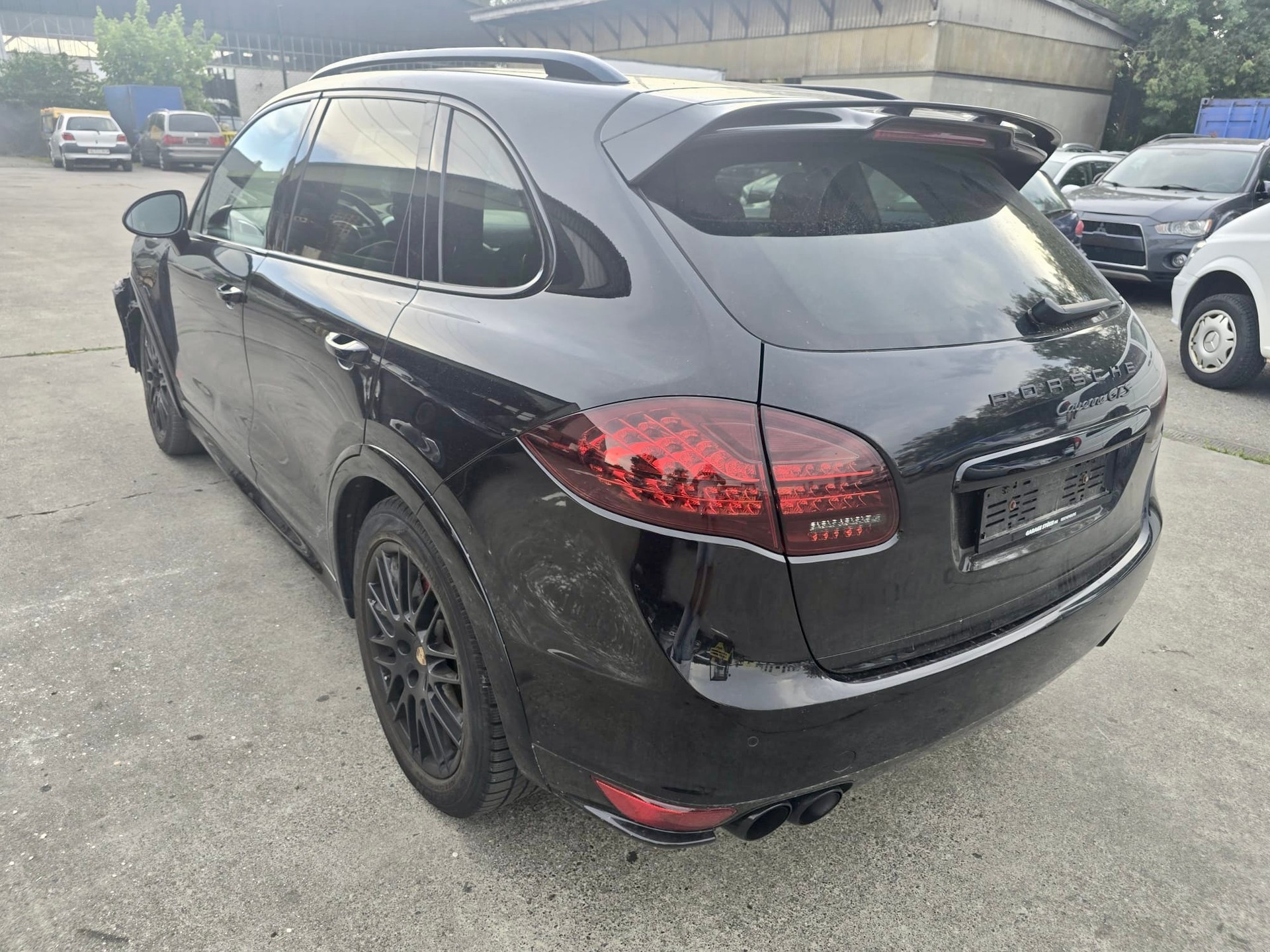 PORSCHE Cayenne GTS-image-2