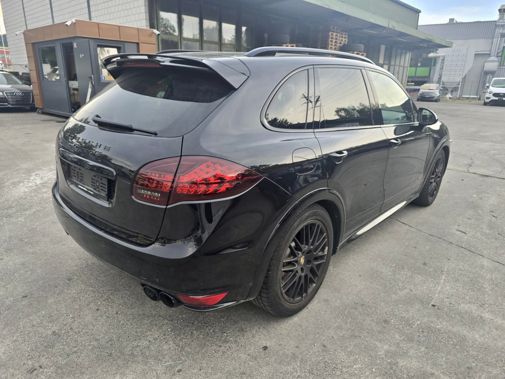 PORSCHE Cayenne GTS-image-3