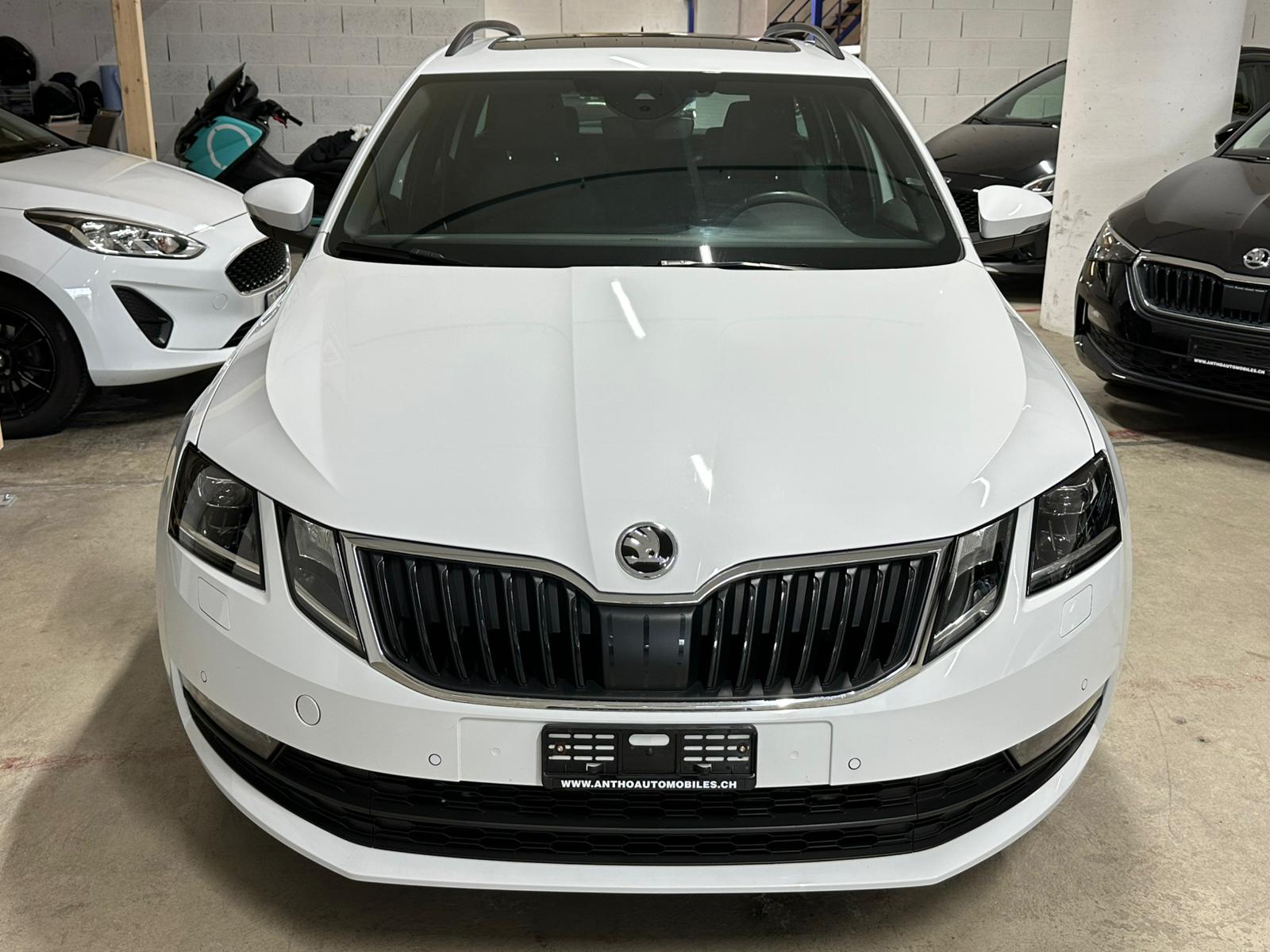 SKODA Octavia Combi 2.0 TSI Style 4x4 DSG-image-2