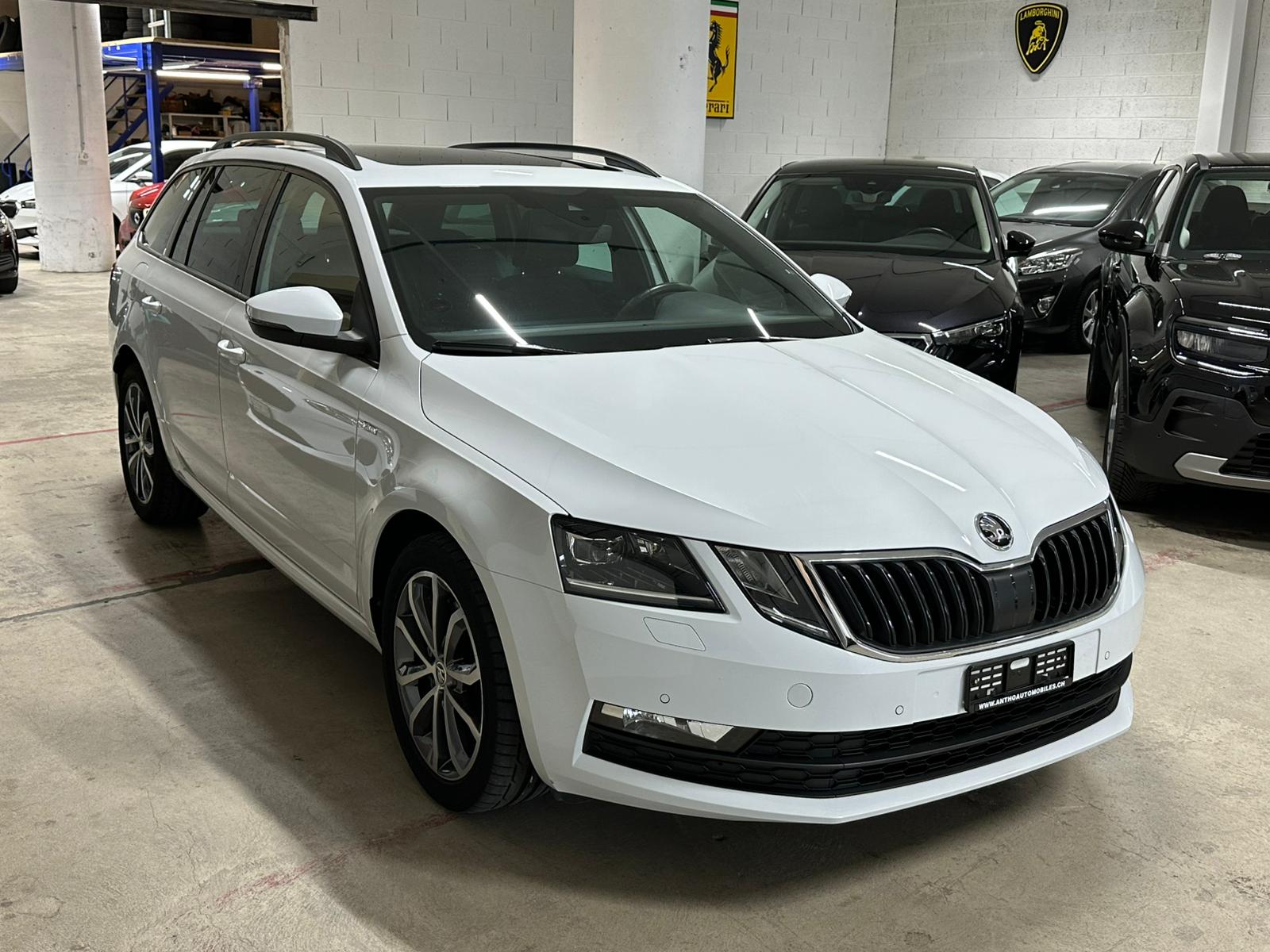 SKODA Octavia Combi 2.0 TSI Style 4x4 DSG-image-1