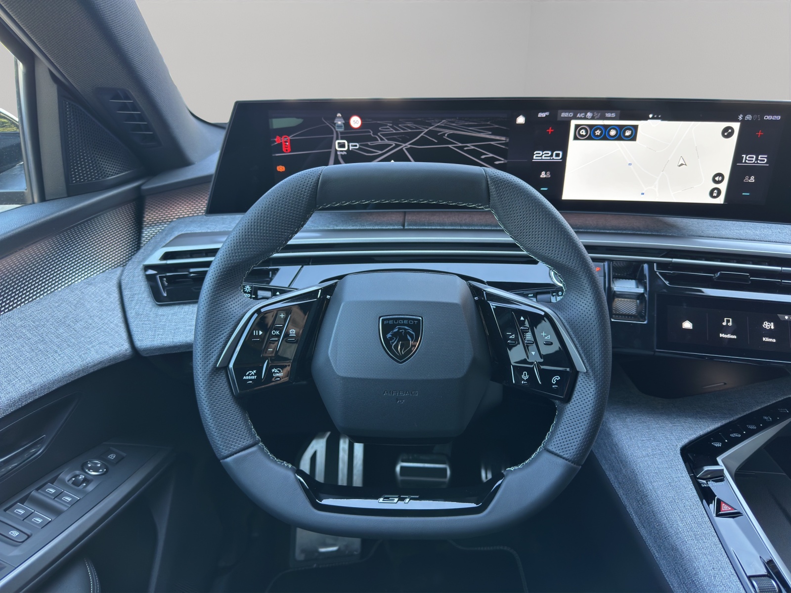 PEUGEOT 5008 145 Hybrid e-DCS6 GT *7Plätzer* AHK 1000kg *Panorama*-image-9