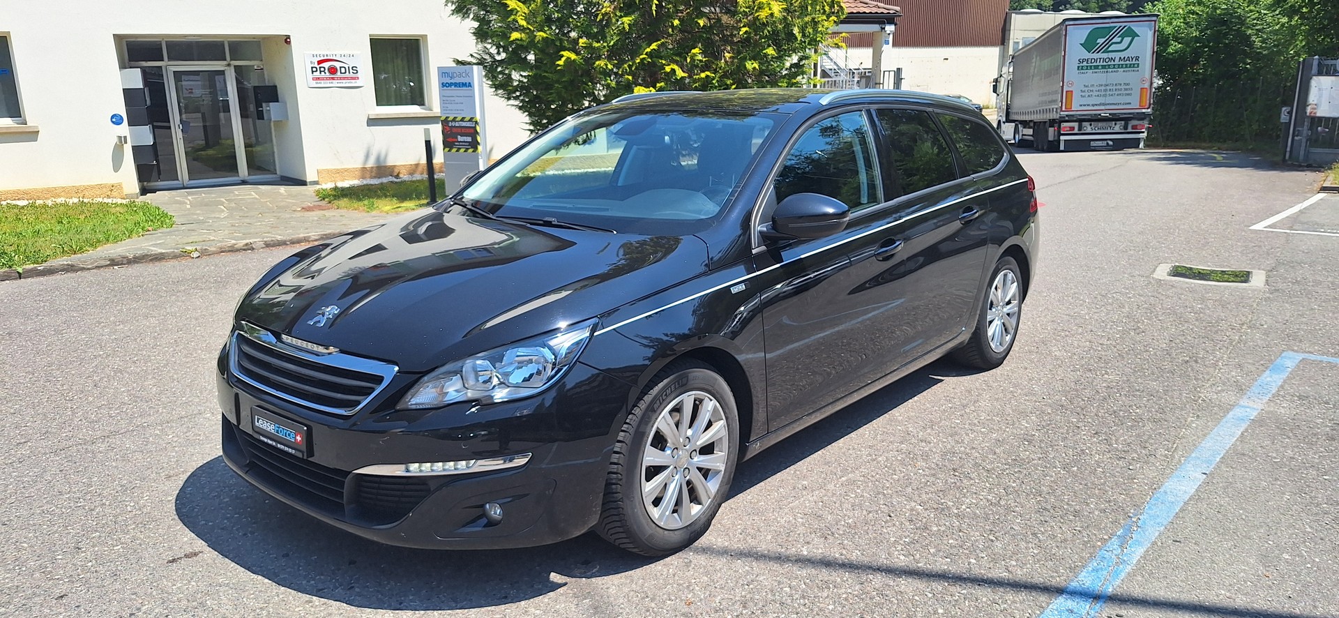 PEUGEOT 308 SW 1.2 THP Style Automatic-image-0