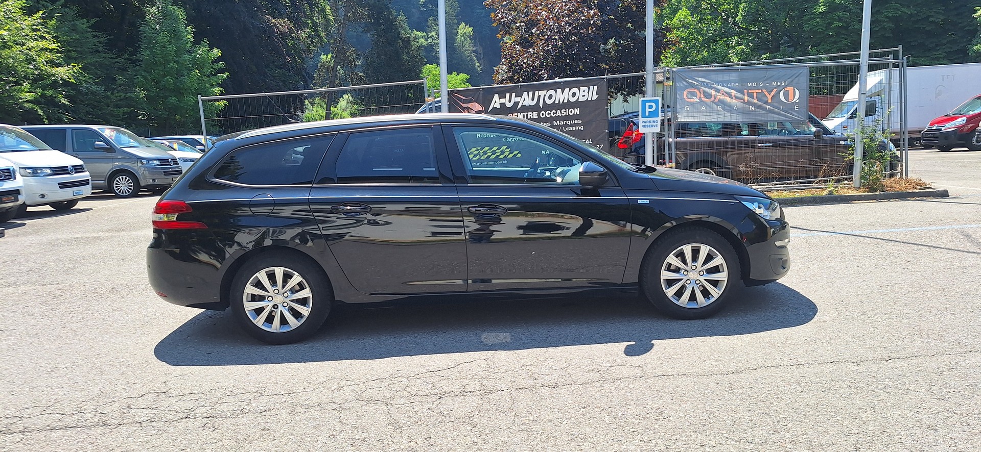 PEUGEOT 308 SW 1.2 THP Style Automatic-image-6