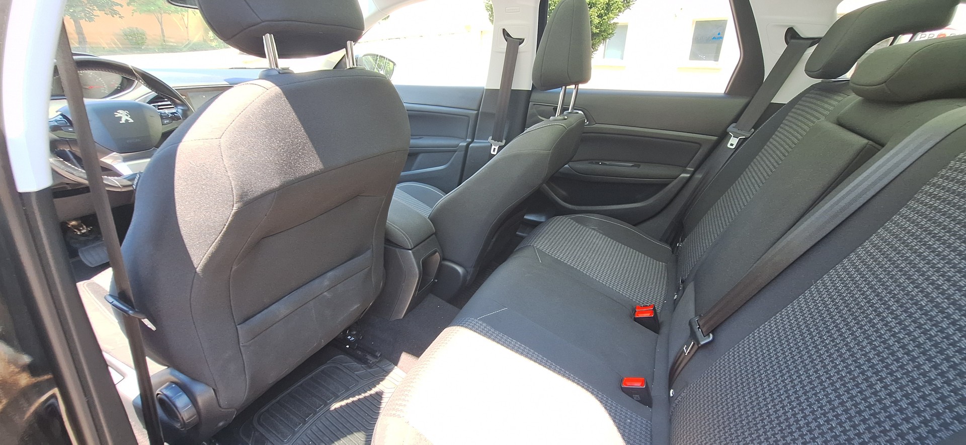 PEUGEOT 308 SW 1.2 THP Style Automatic-image-10