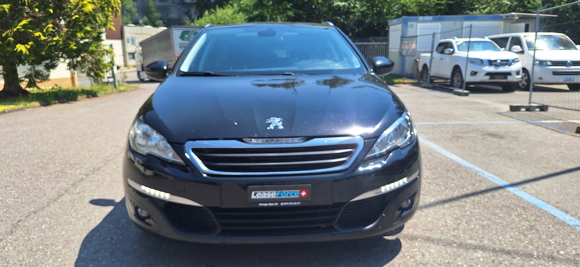 PEUGEOT 308 SW 1.2 THP Style Automatic-image-1