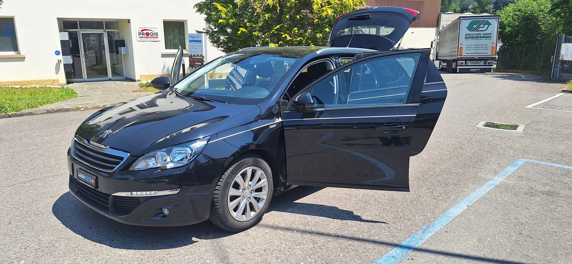 PEUGEOT 308 SW 1.2 THP Style Automatic-image-15