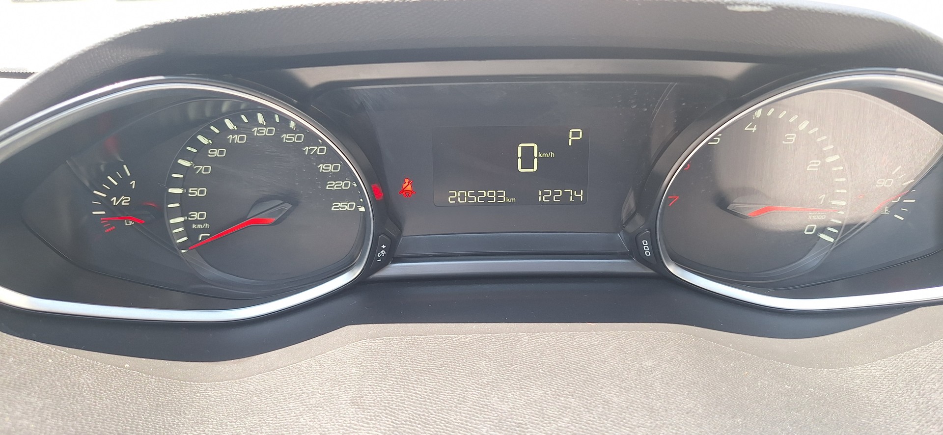PEUGEOT 308 SW 1.2 THP Style Automatic-image-28