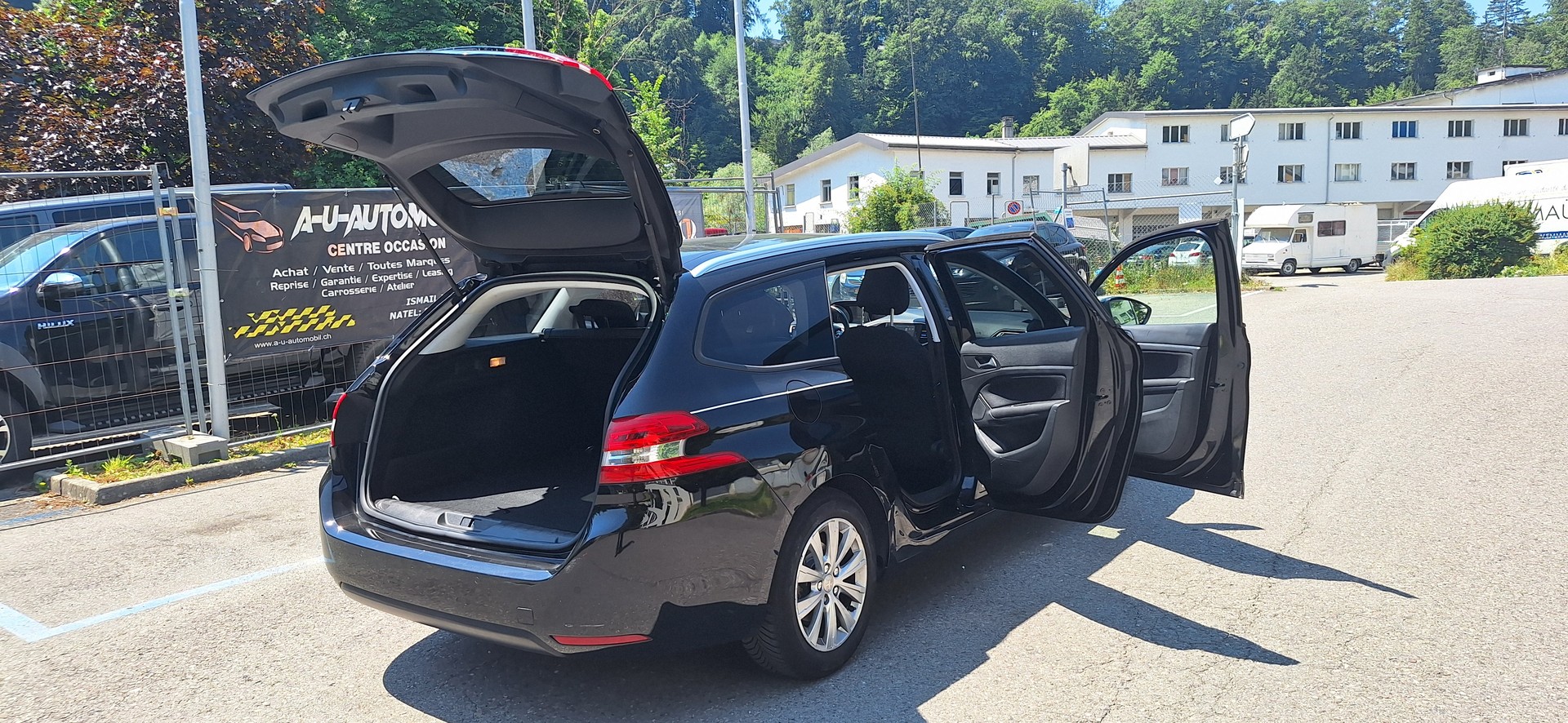 PEUGEOT 308 SW 1.2 THP Style Automatic-image-19