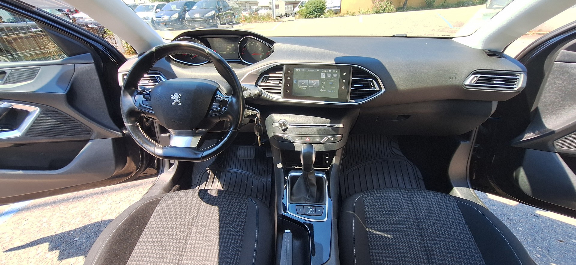 PEUGEOT 308 SW 1.2 THP Style Automatic-image-23