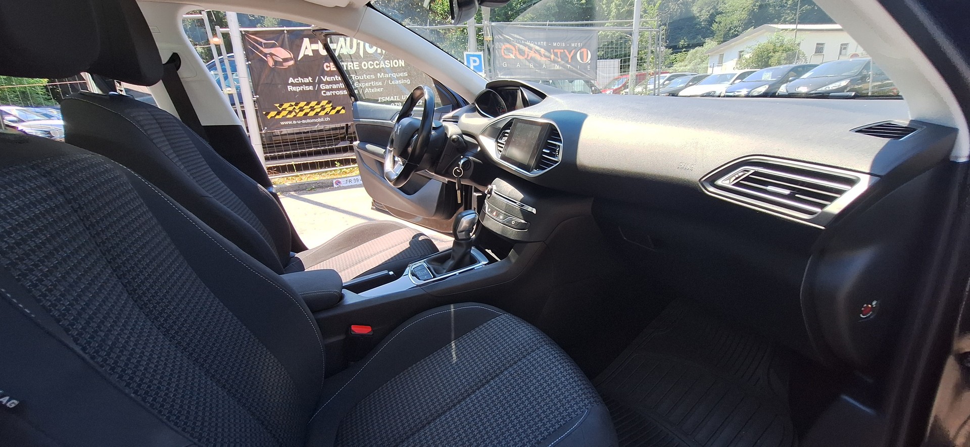 PEUGEOT 308 SW 1.2 THP Style Automatic-image-13