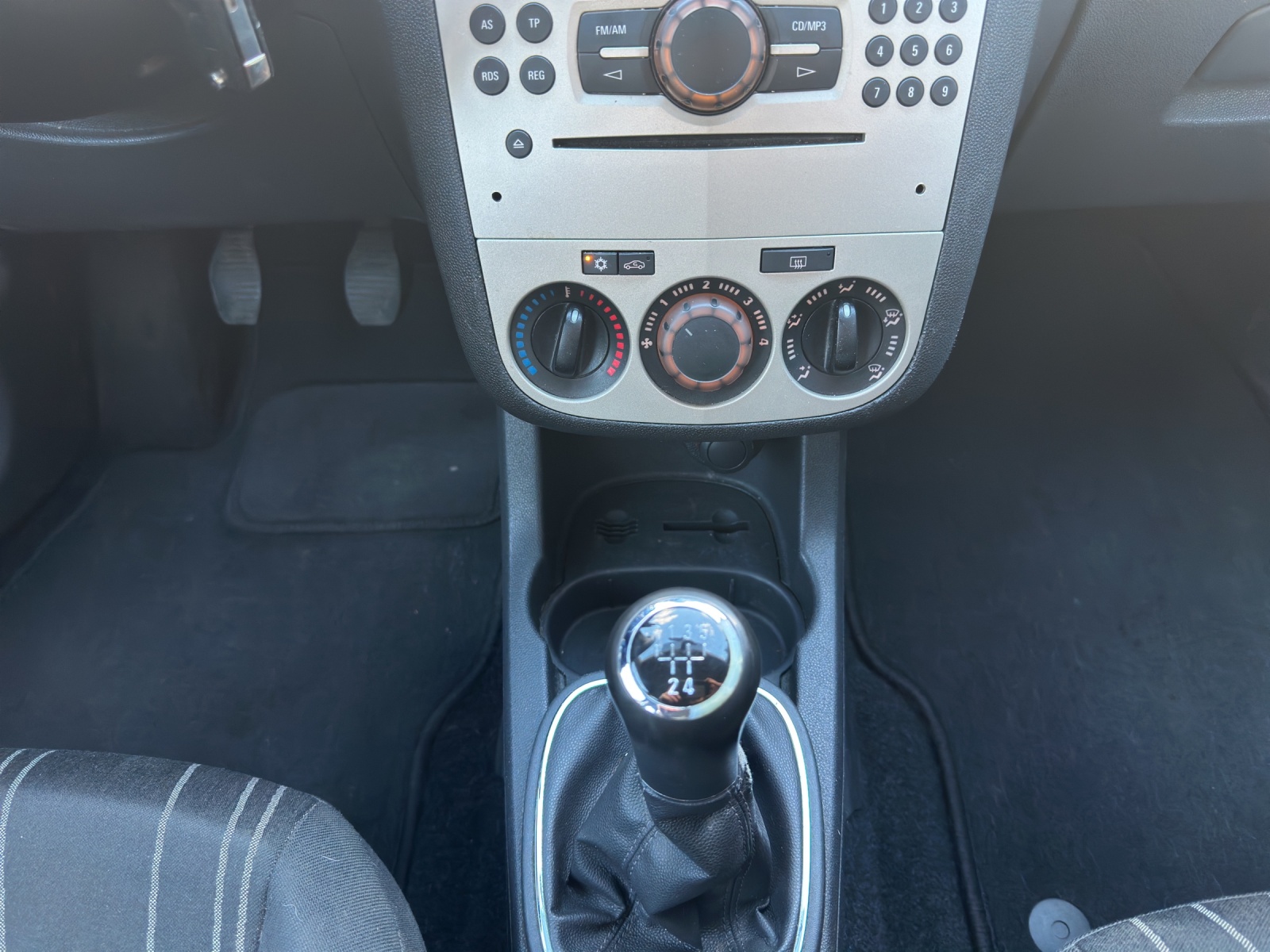 OPEL Corsa 1.4 TP Enjoy-image-11