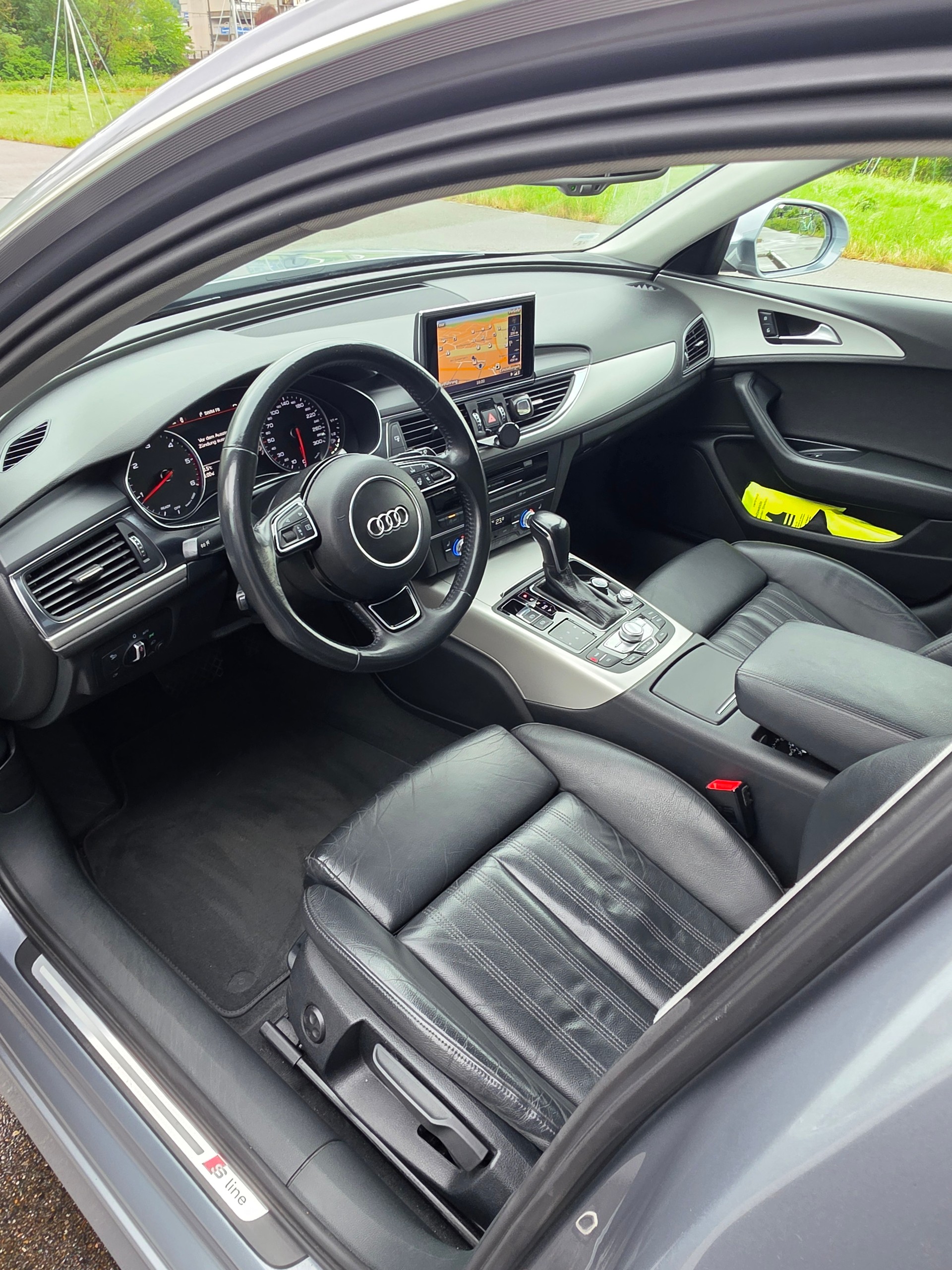 AUDI A6-image-7