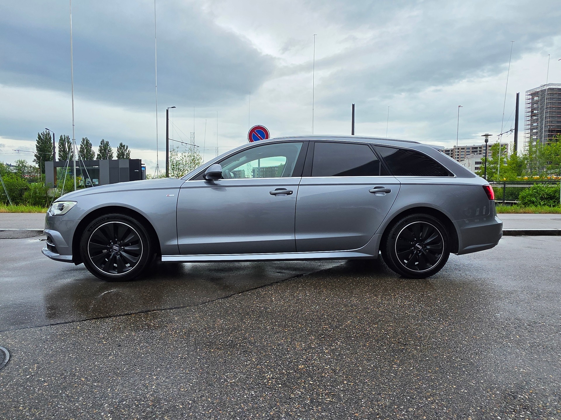 AUDI A6-image-2