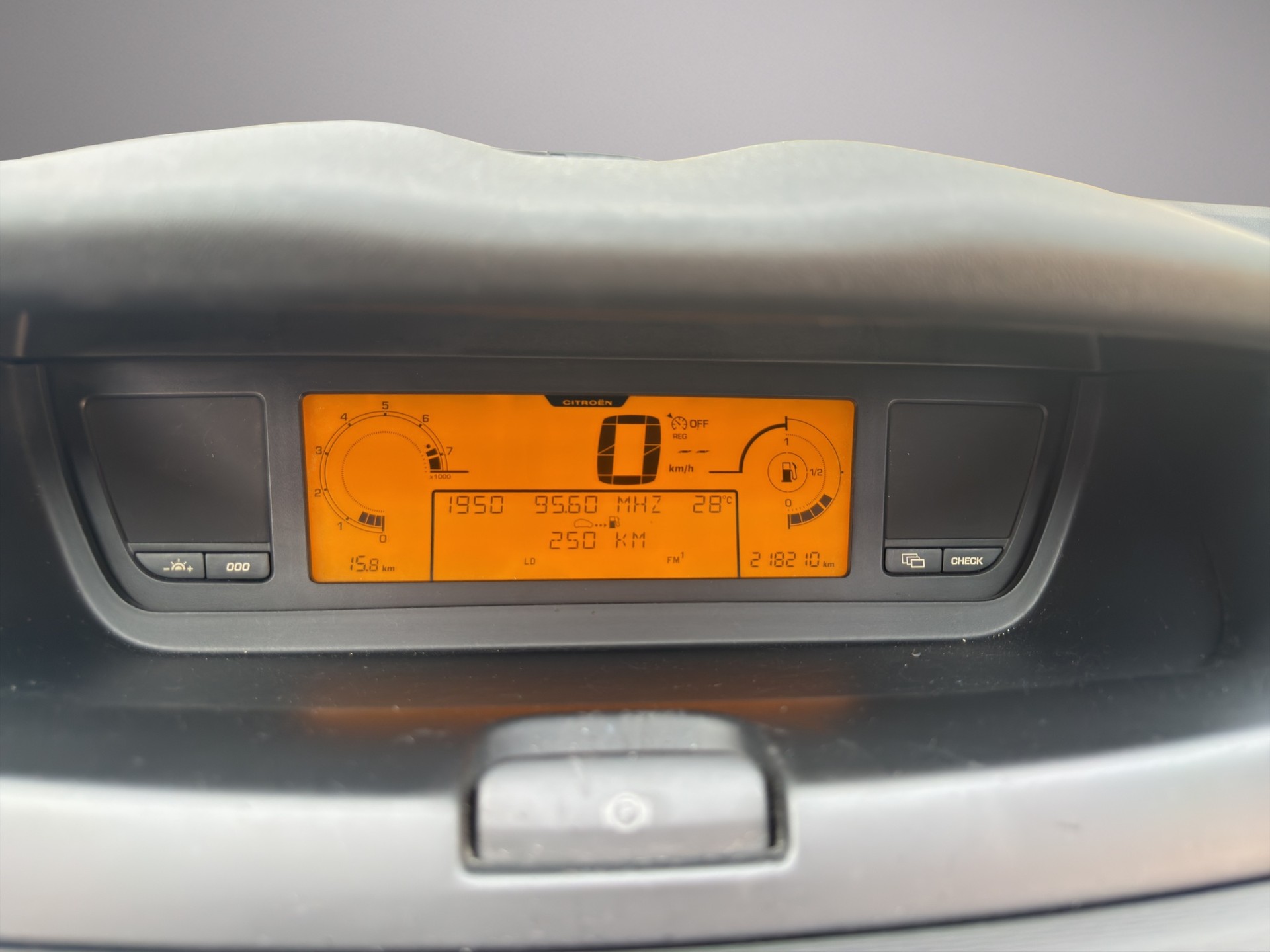 CITROEN Grand C4 Picasso 1.6i 16V Essentiel 7 Sitze-image-18