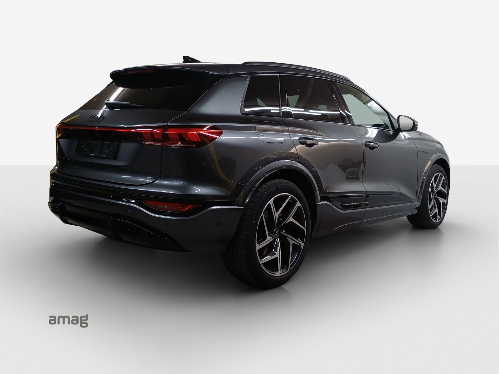 AUDI SQ6 e-tron quattro-image-4