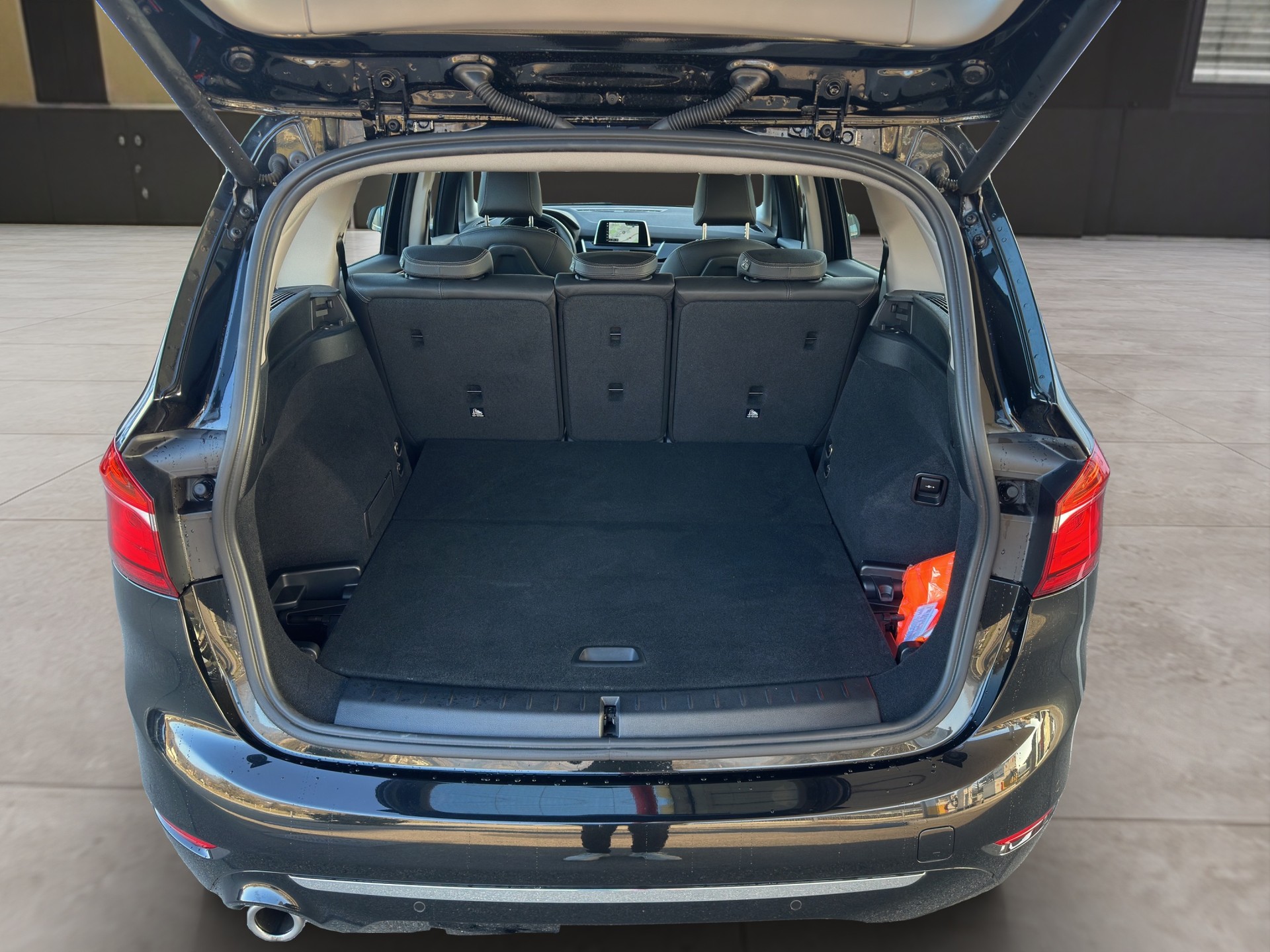 BMW 216d Gran Tourer DKG Luxury Line-image-13
