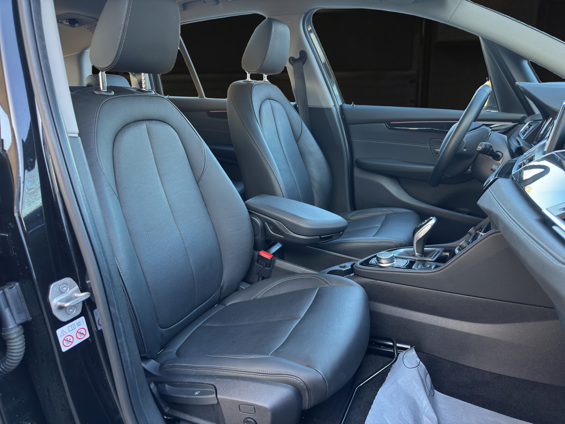 BMW 216d Gran Tourer DKG Luxury Line-image-9