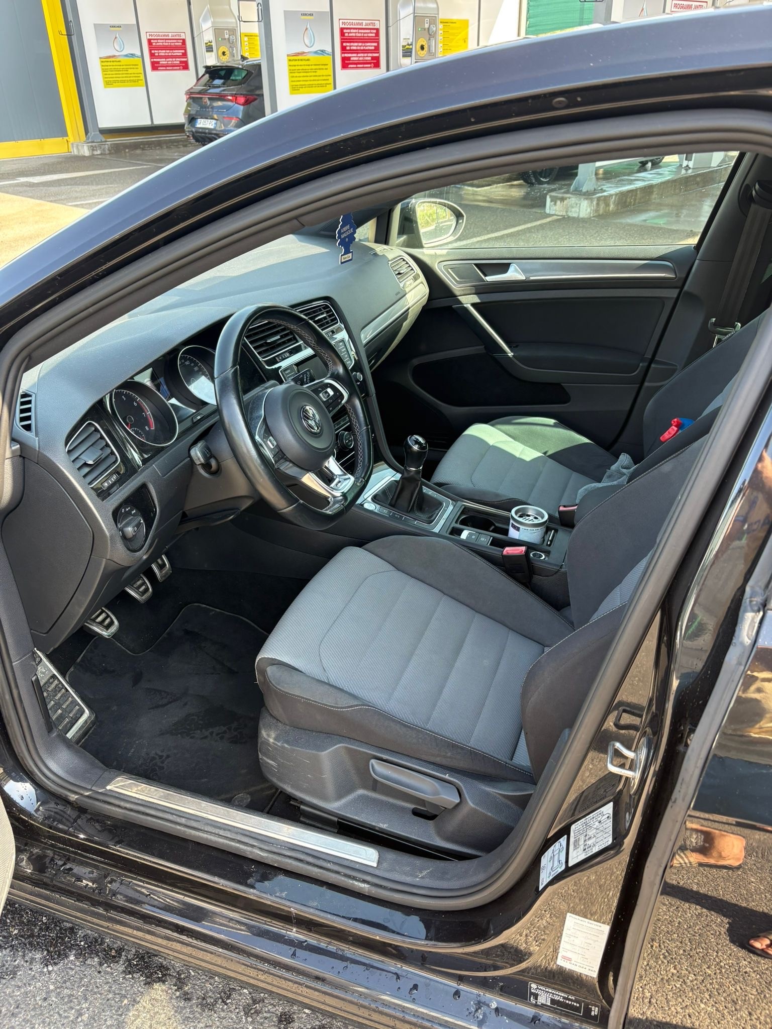 VW 1.4 TSI 122 Cup R-Line-image-3