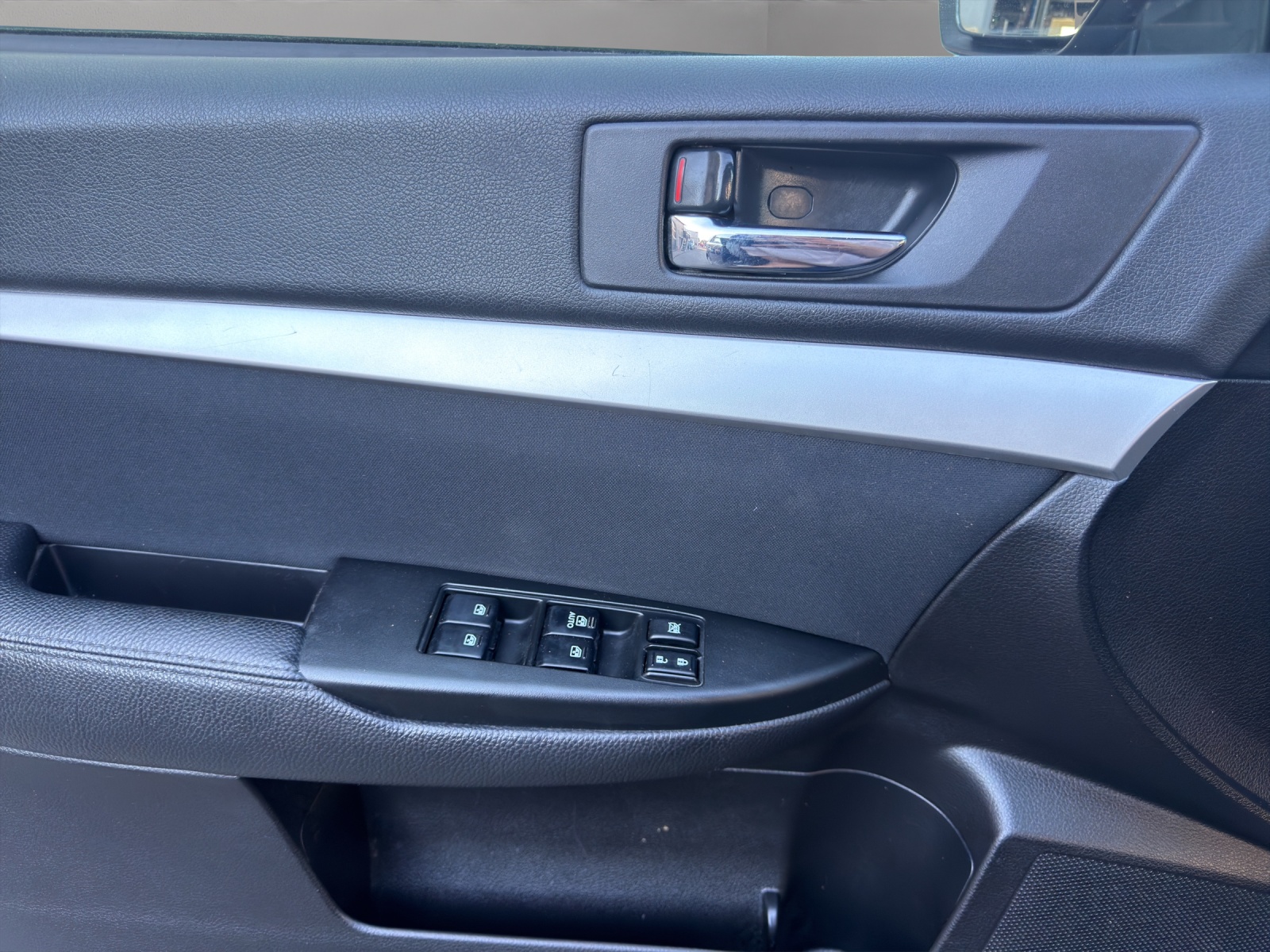SUBARU Legacy 2.0i Advantage AWD Lineartronic-image-11