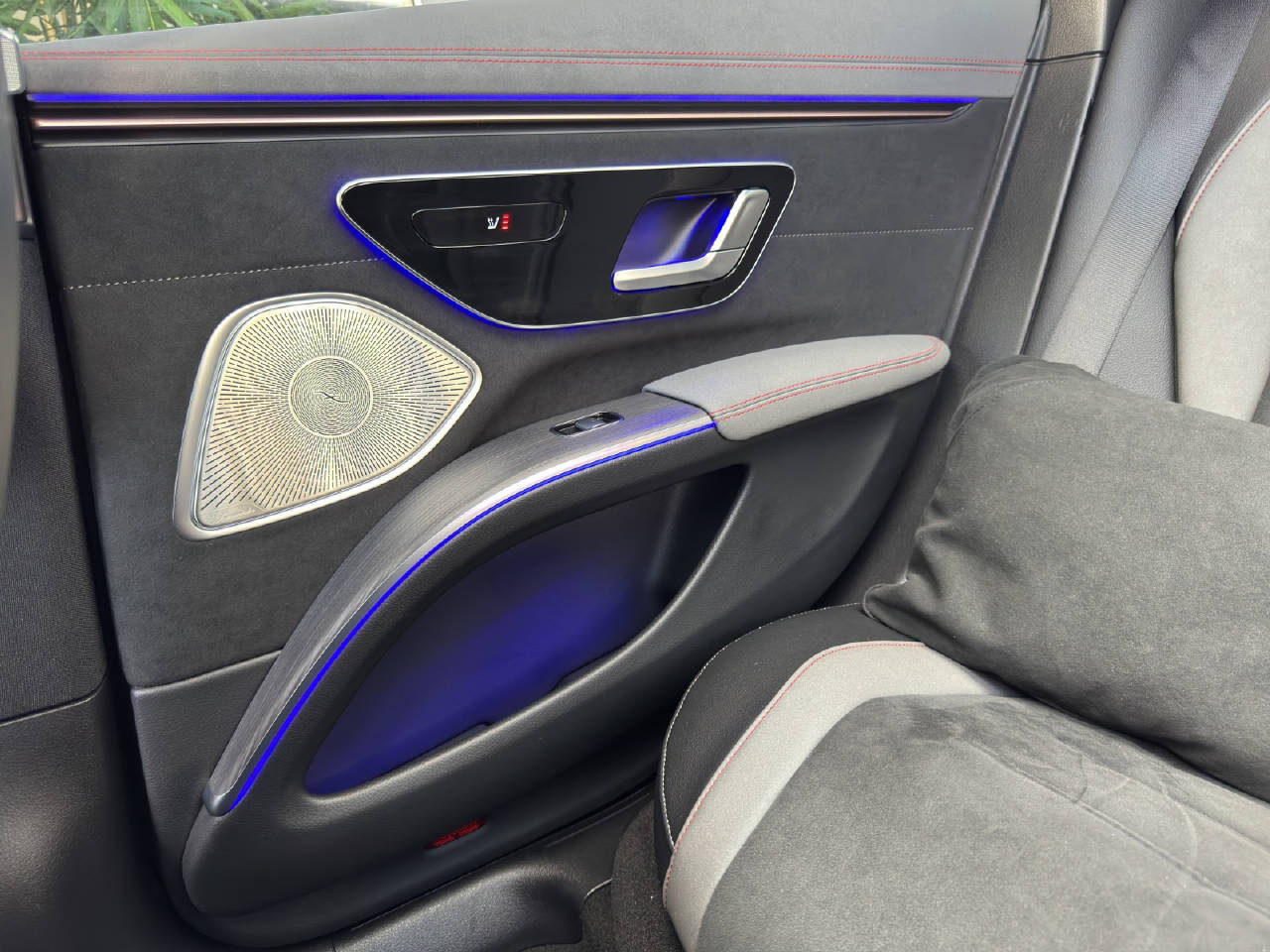 MERCEDES-BENZ EQS 450+ AMG Line-image-13