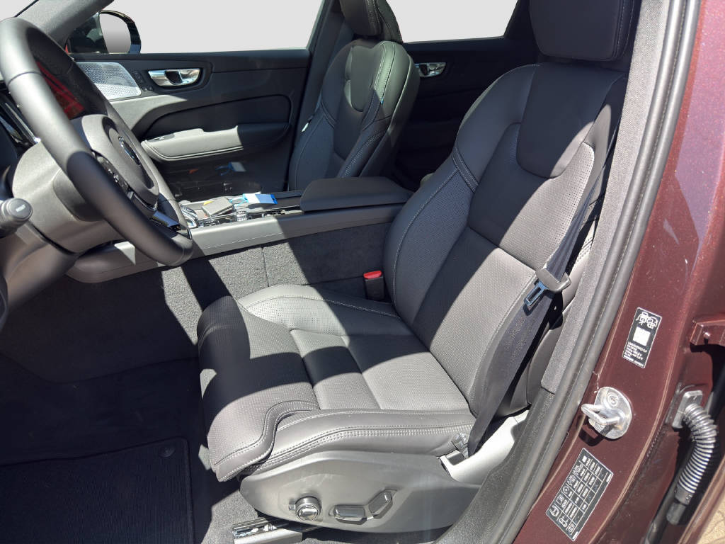 VOLVO XC60 2.0 T8 TE Ultra Dark eAWD-image-9