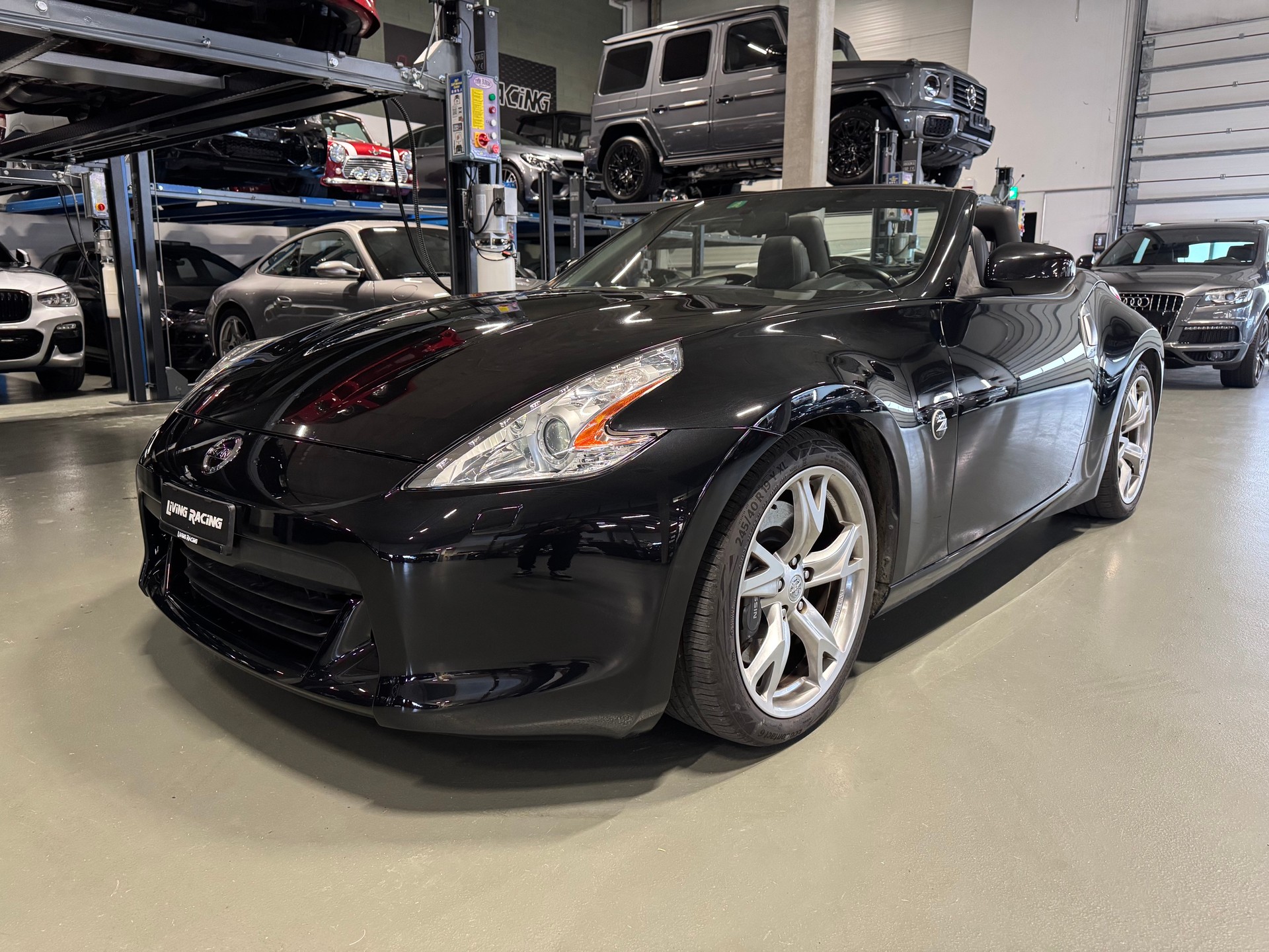 NISSAN 370 Z Roadster-image-1