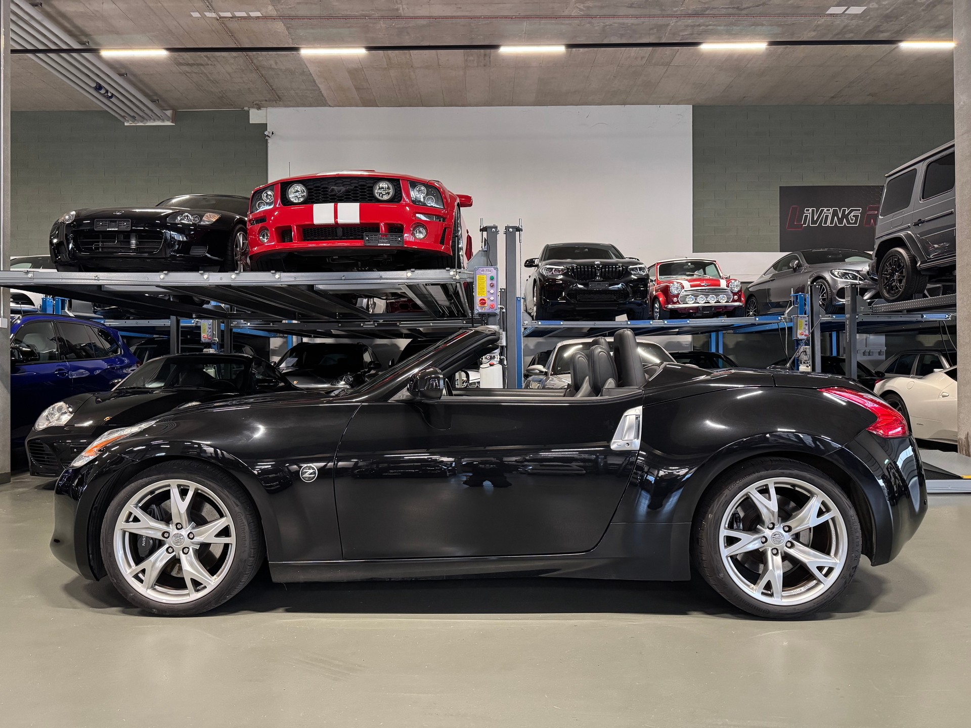 NISSAN 370 Z Roadster-image-0
