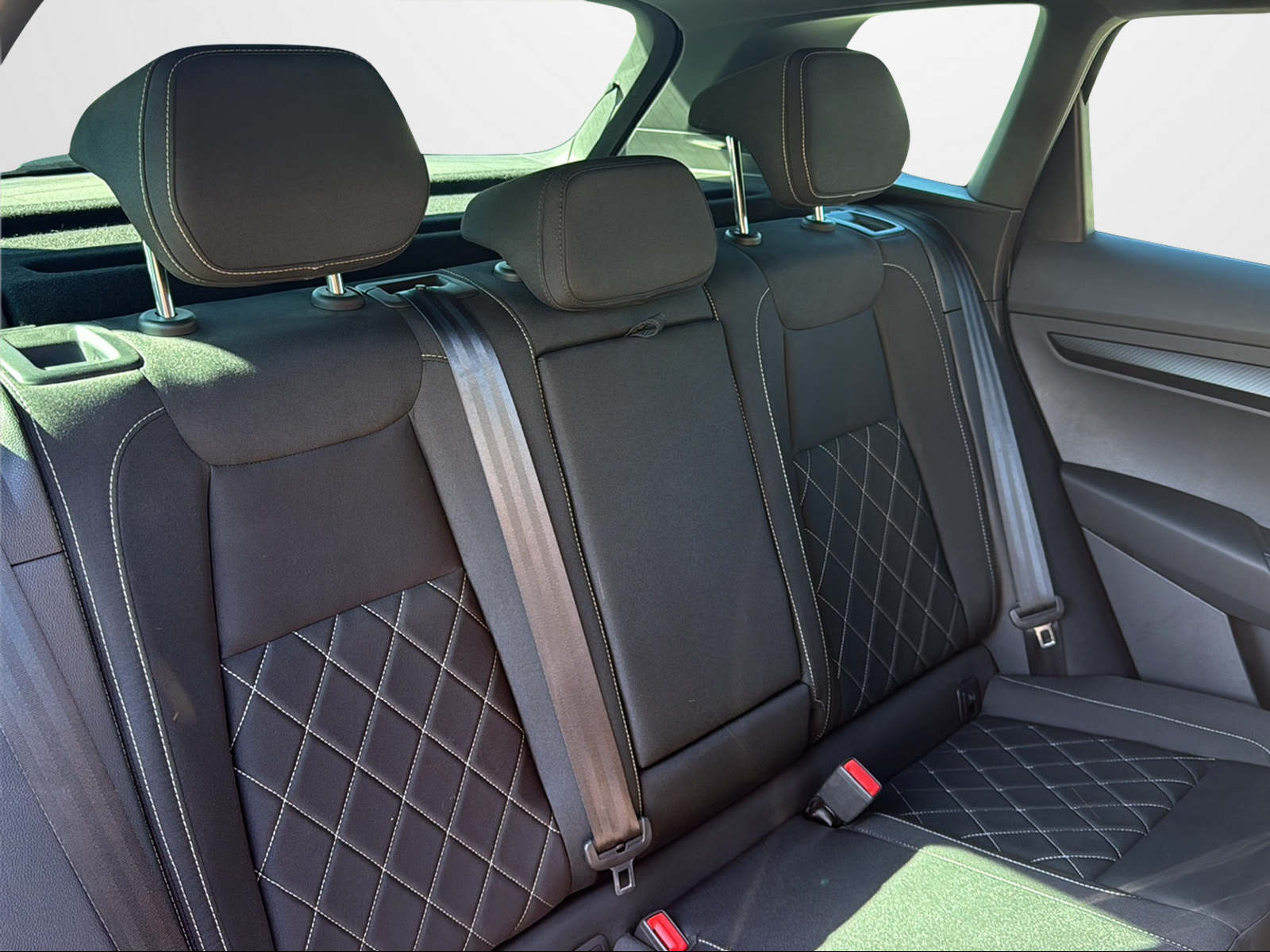 SKODA Karoq 2.0 TDI CR SportLine 4x4 DSG-image-12