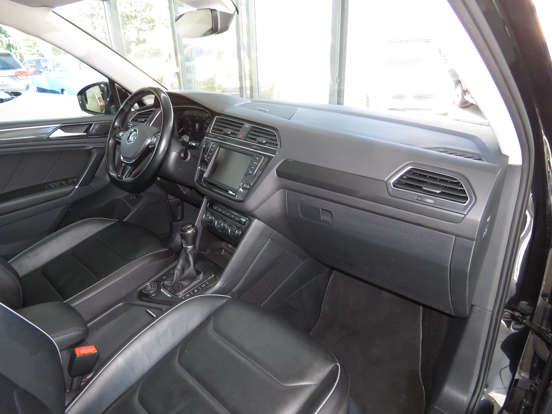 VW Tiguan 2.0TSI Highline 4-Motion-image-10
