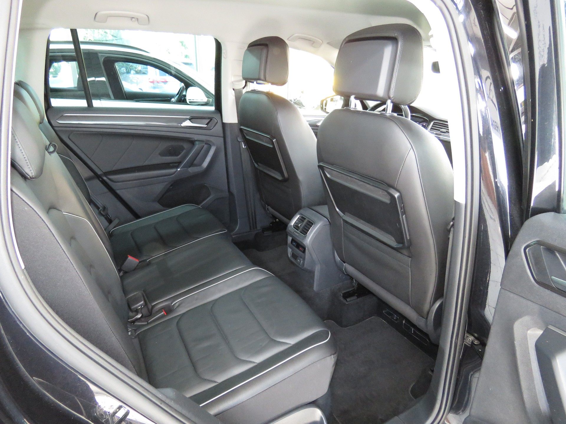 VW Tiguan 2.0TSI Highline 4-Motion-image-12