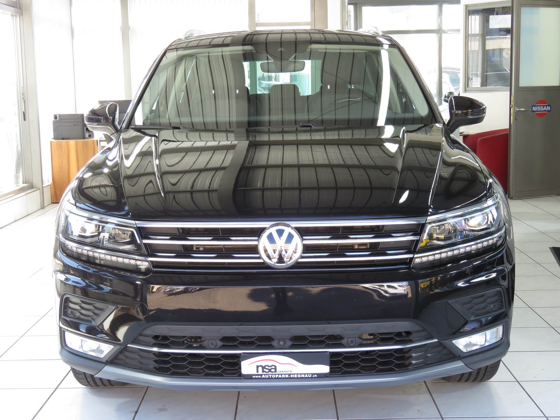 VW Tiguan 2.0TSI Highline 4-Motion-image-1