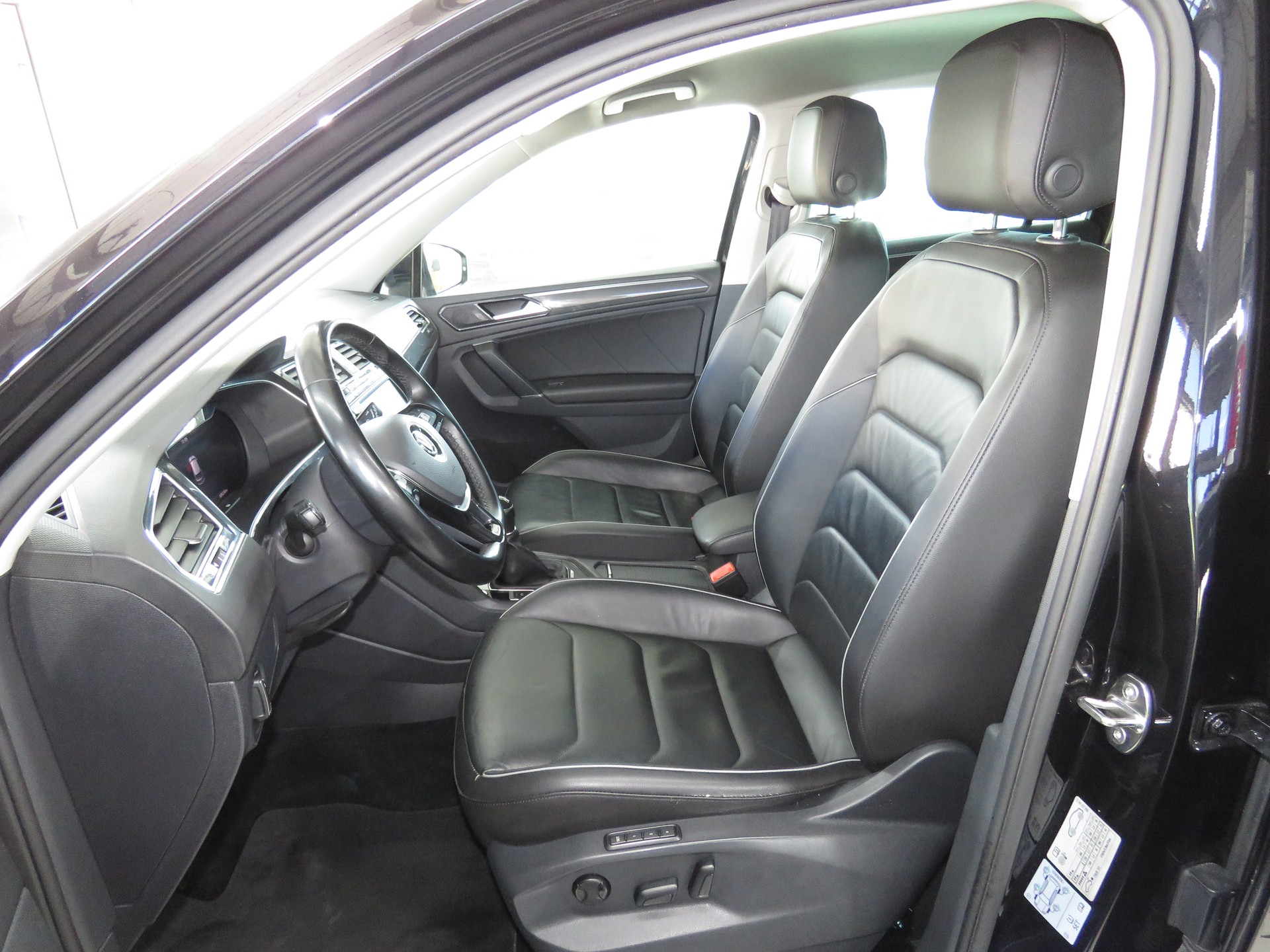 VW Tiguan 2.0TSI Highline 4-Motion-image-7